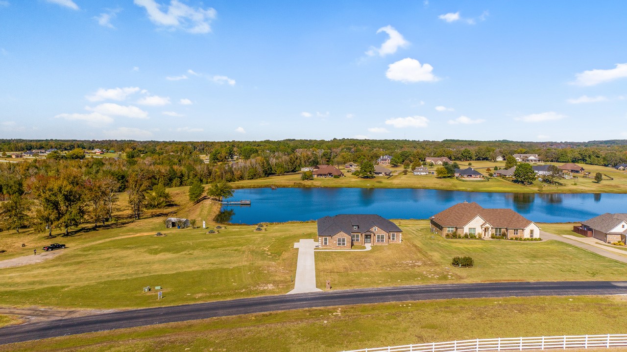Property photo 03 of 23690 Champion Drive, Lindale, TX 75771 | MLS #21121803