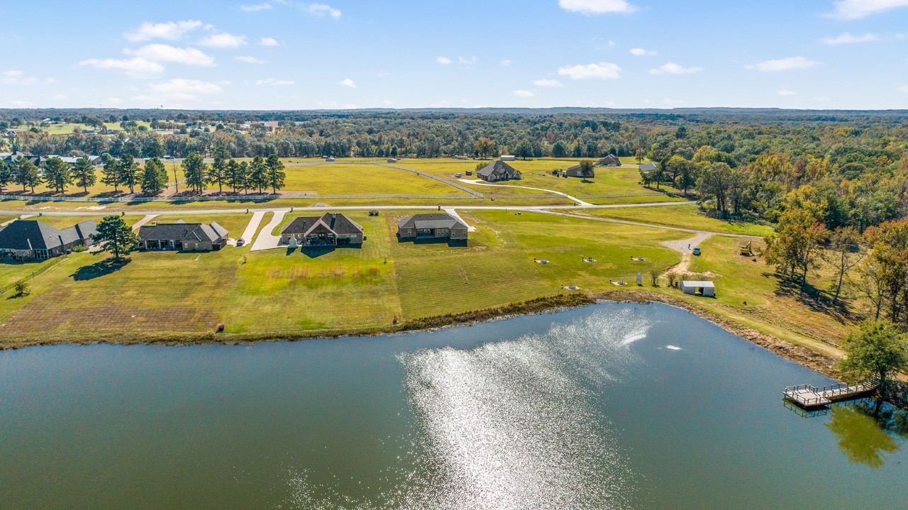 Property photo 04 of 23690 Champion Drive, Lindale, TX 75771 | MLS #21121803