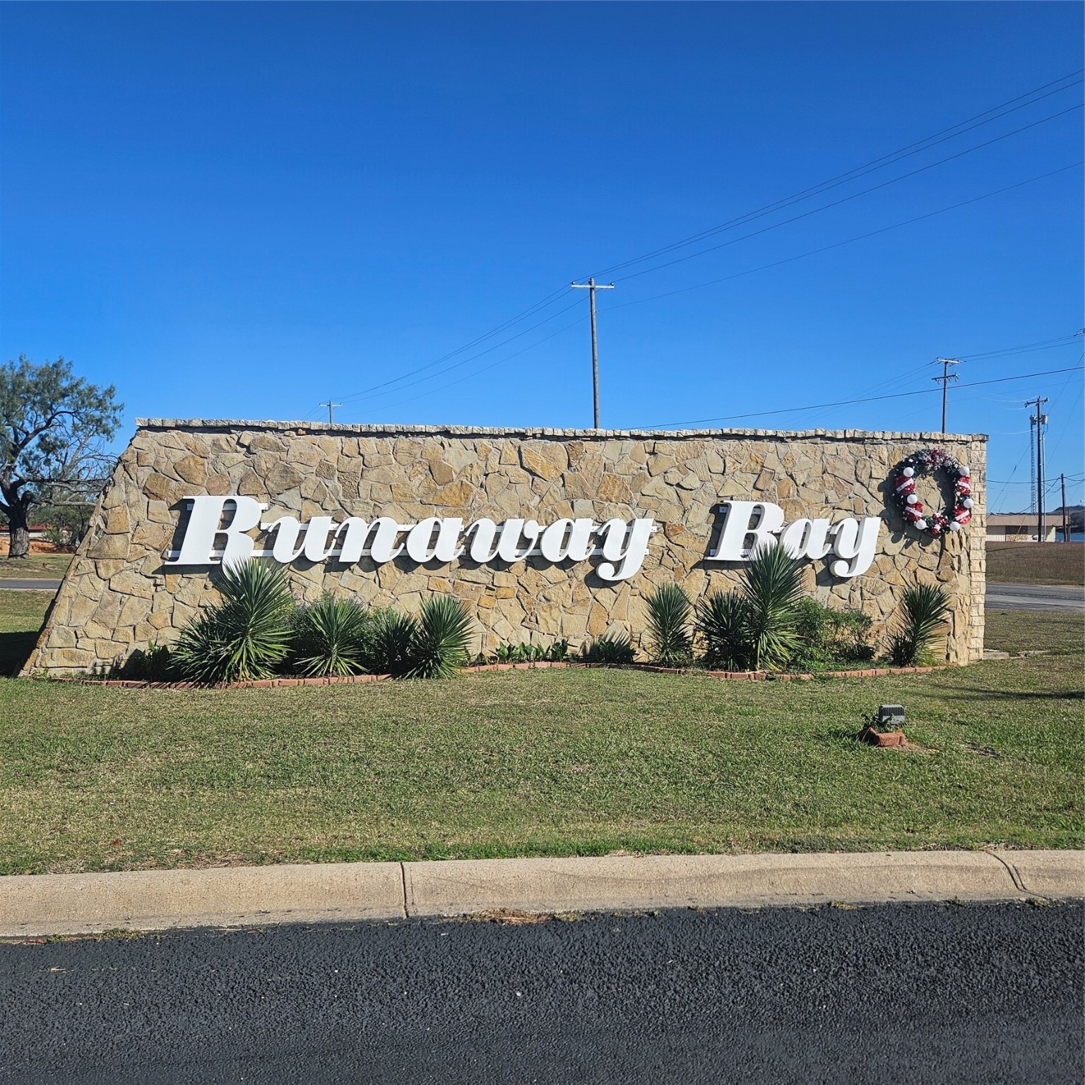 196 Johnston Lane, Runaway Bay, TX, 76426