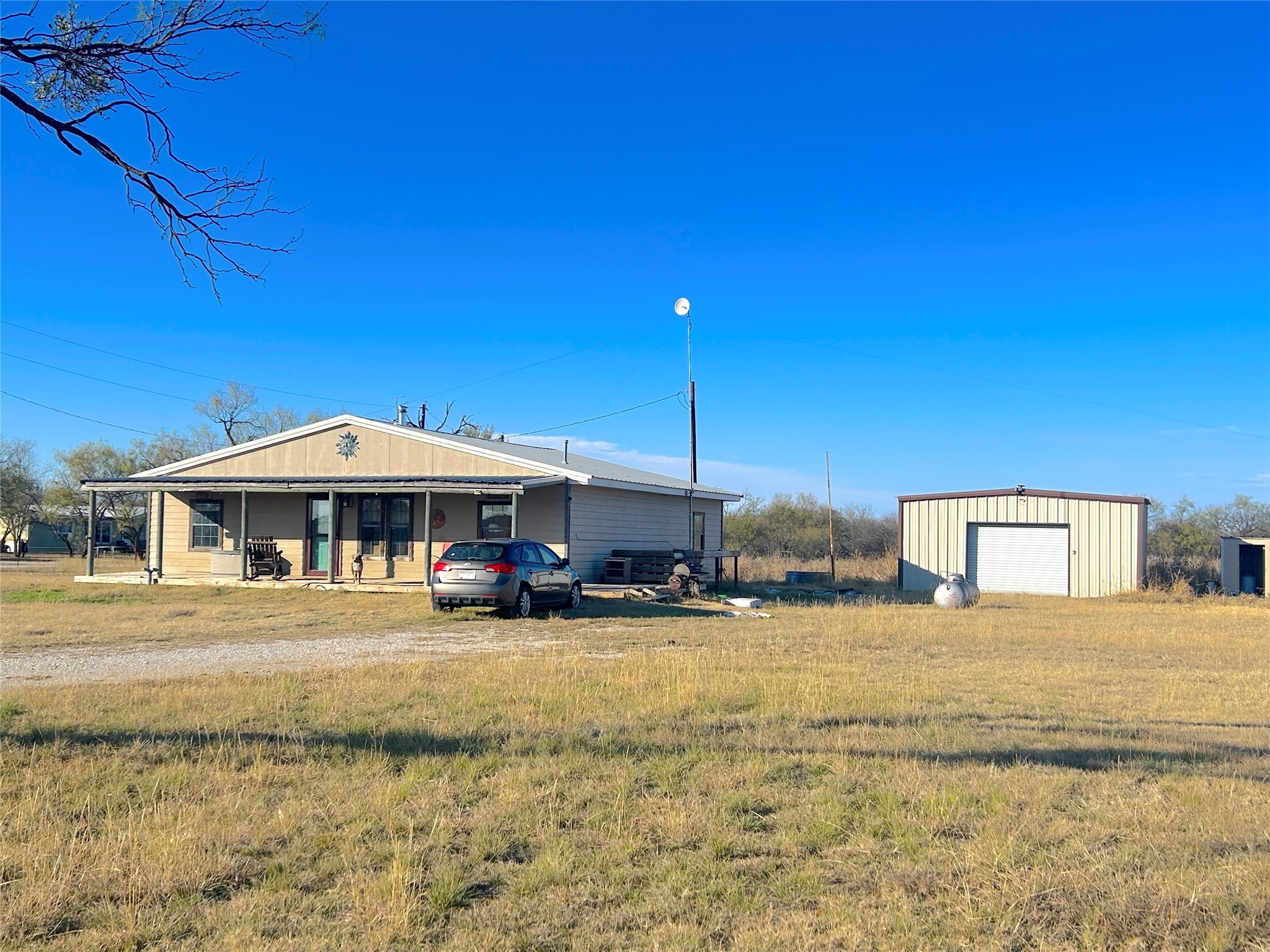 Property photo 01 of 198 Tilda Jane Lane, Graham, TX 76450 | MLS #21121929