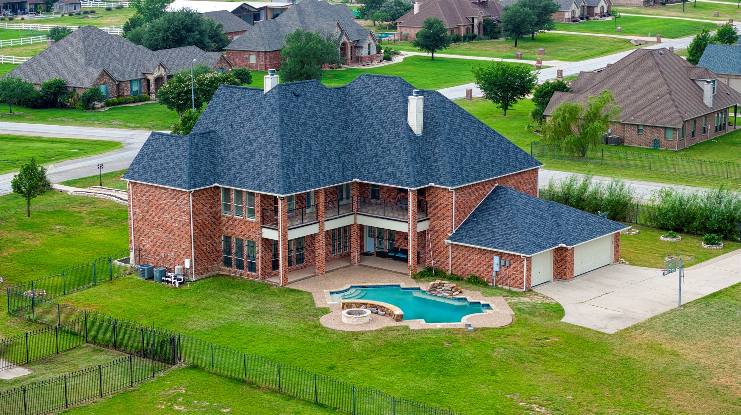 Property photo 02 of 124 Lonesome Trail, Haslet, TX 76052 | MLS #21122256