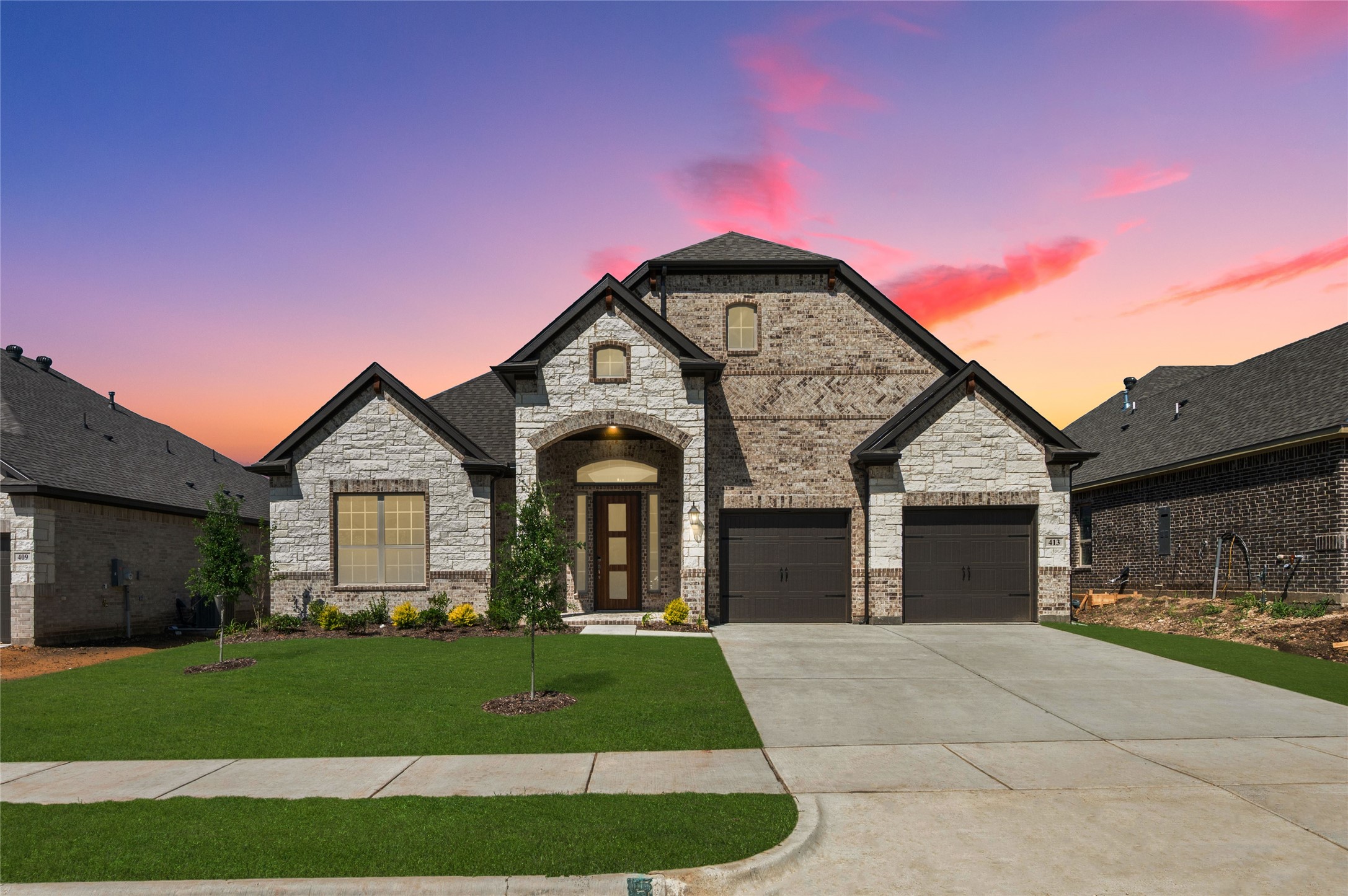 Property photo 01 of 413 Daybreak Drive, Waxahachie, TX 75167 | MLS #21122525