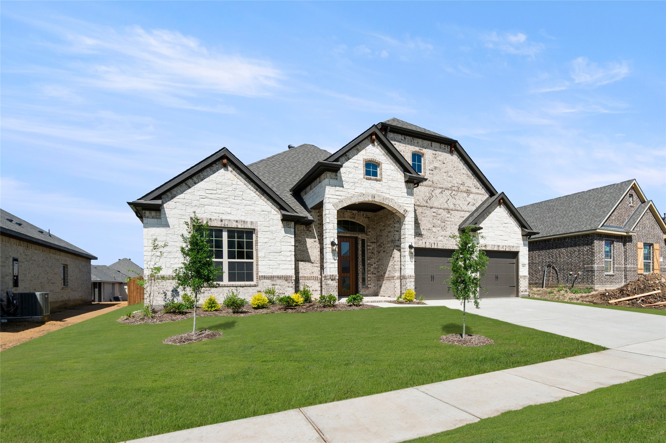 Property photo 04 of 413 Daybreak Drive, Waxahachie, TX 75167 | MLS #21122525