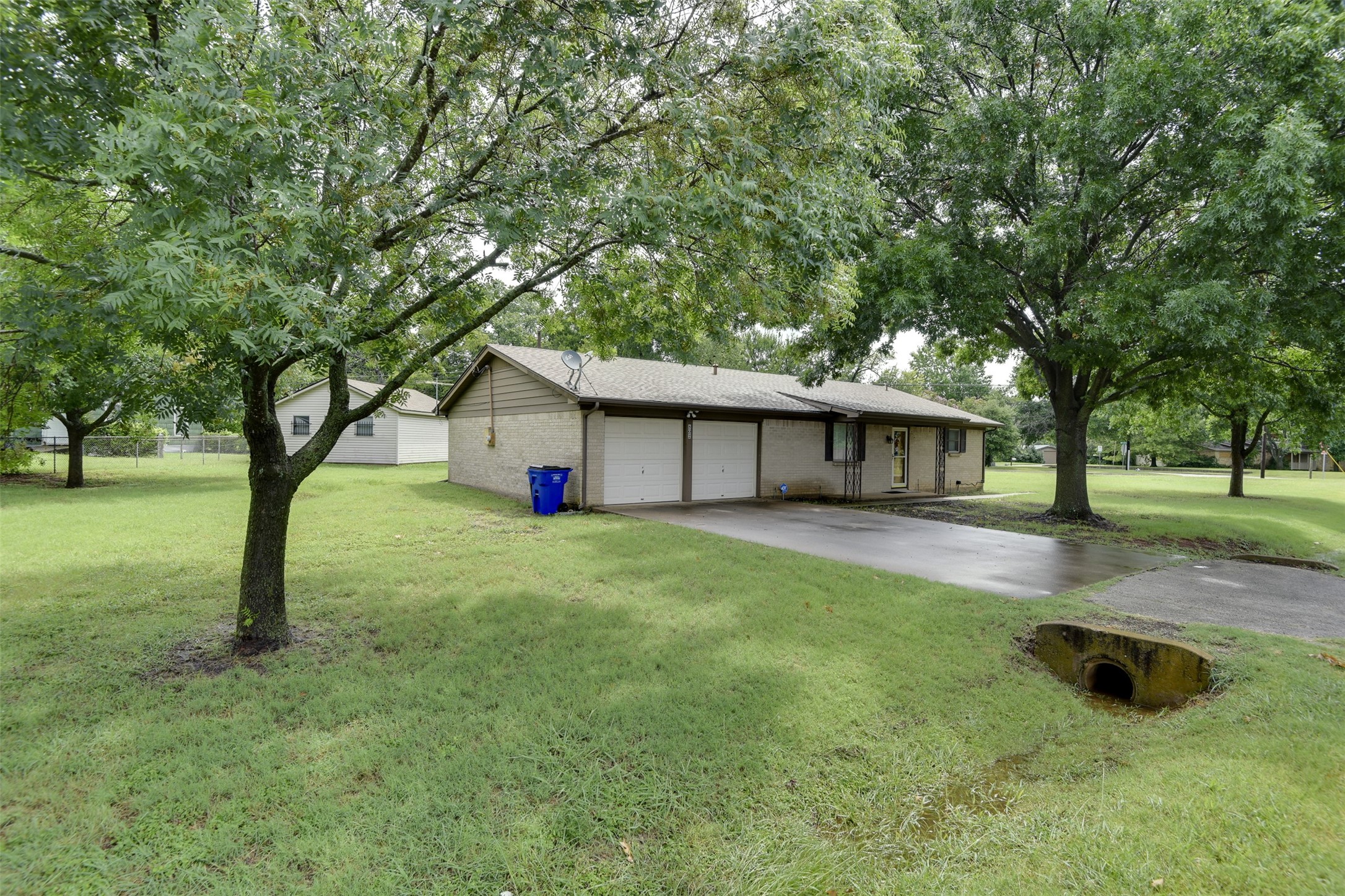 Property photo 02 of 802 Cardinal Road, Mansfield, TX 76063 | MLS #21122850