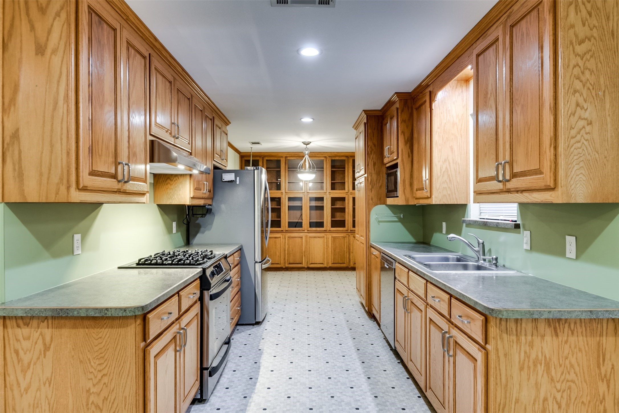 802 Cardinal Road, Mansfield, TX, 76063