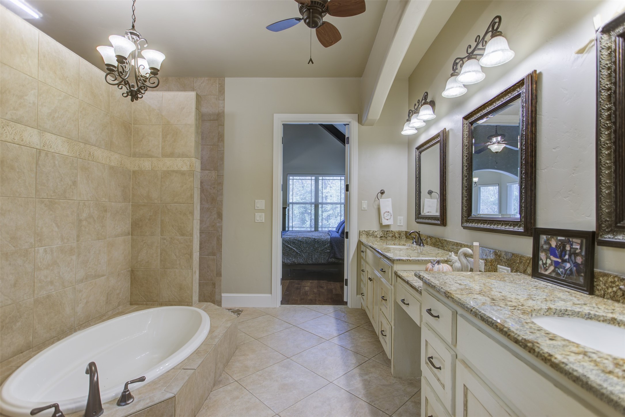 122 Forest Creek Circle, Weatherford, TX, 76088