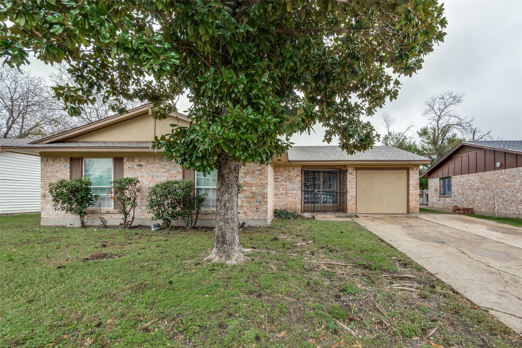 Property photo 01 of 3336 Pacesetter Drive, Dallas, TX 75241 | MLS #21123352