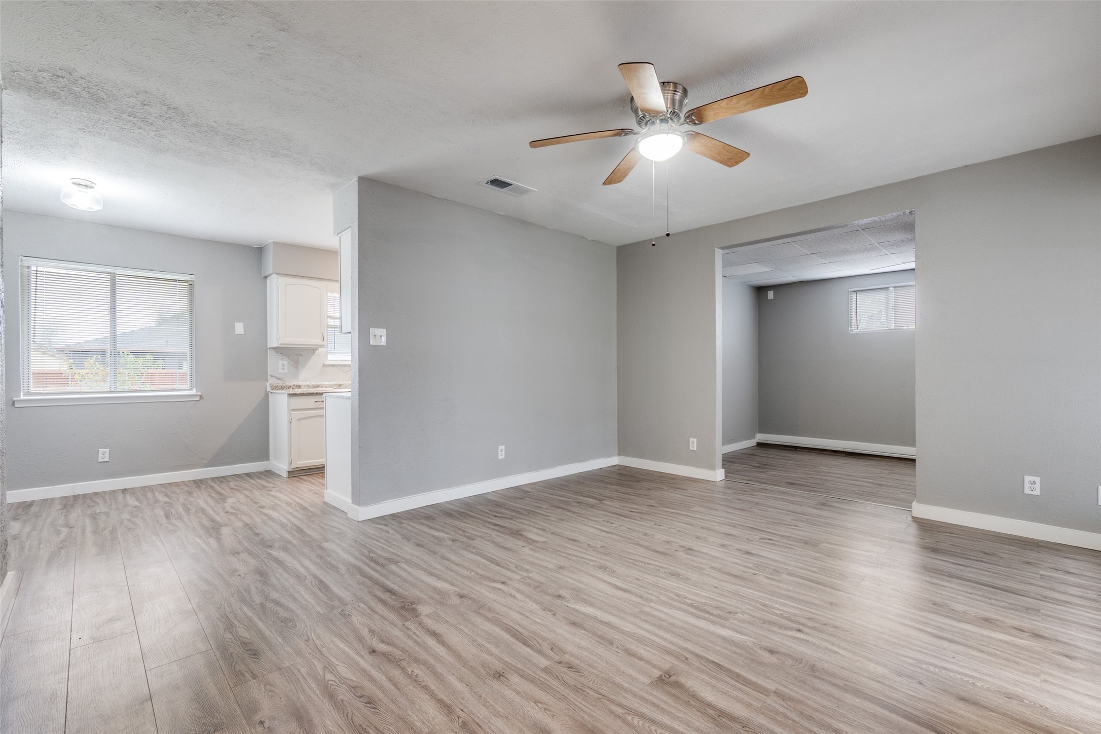 Property photo 04 of 3336 Pacesetter Drive, Dallas, TX 75241 | MLS #21123352