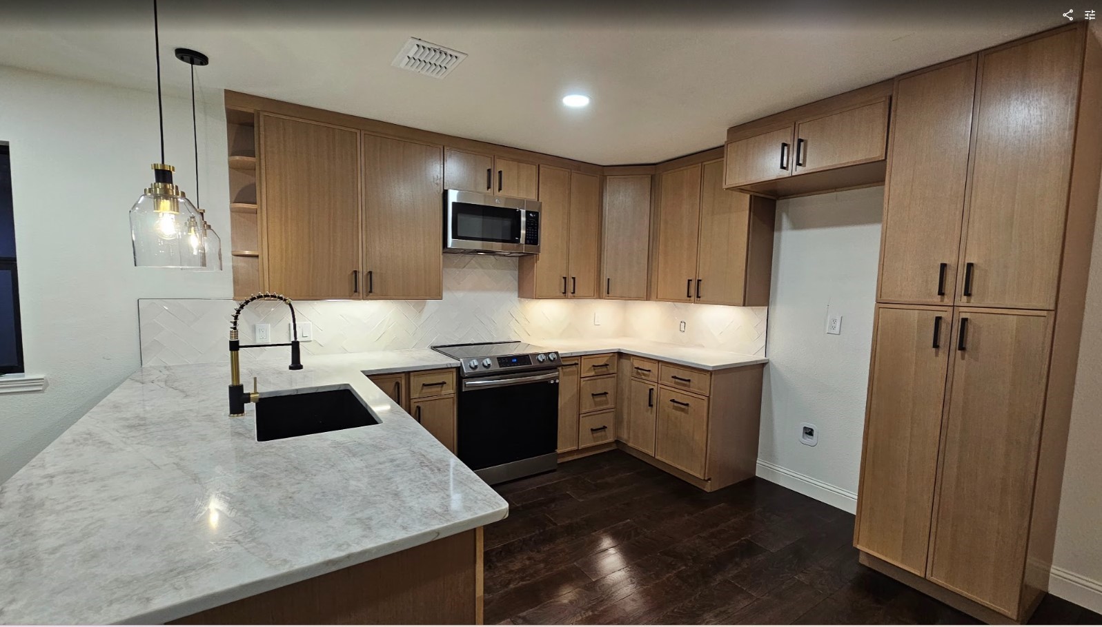 Property photo 02 of 1001 E Star Street, Gainesville, TX 76240 | MLS #21123384