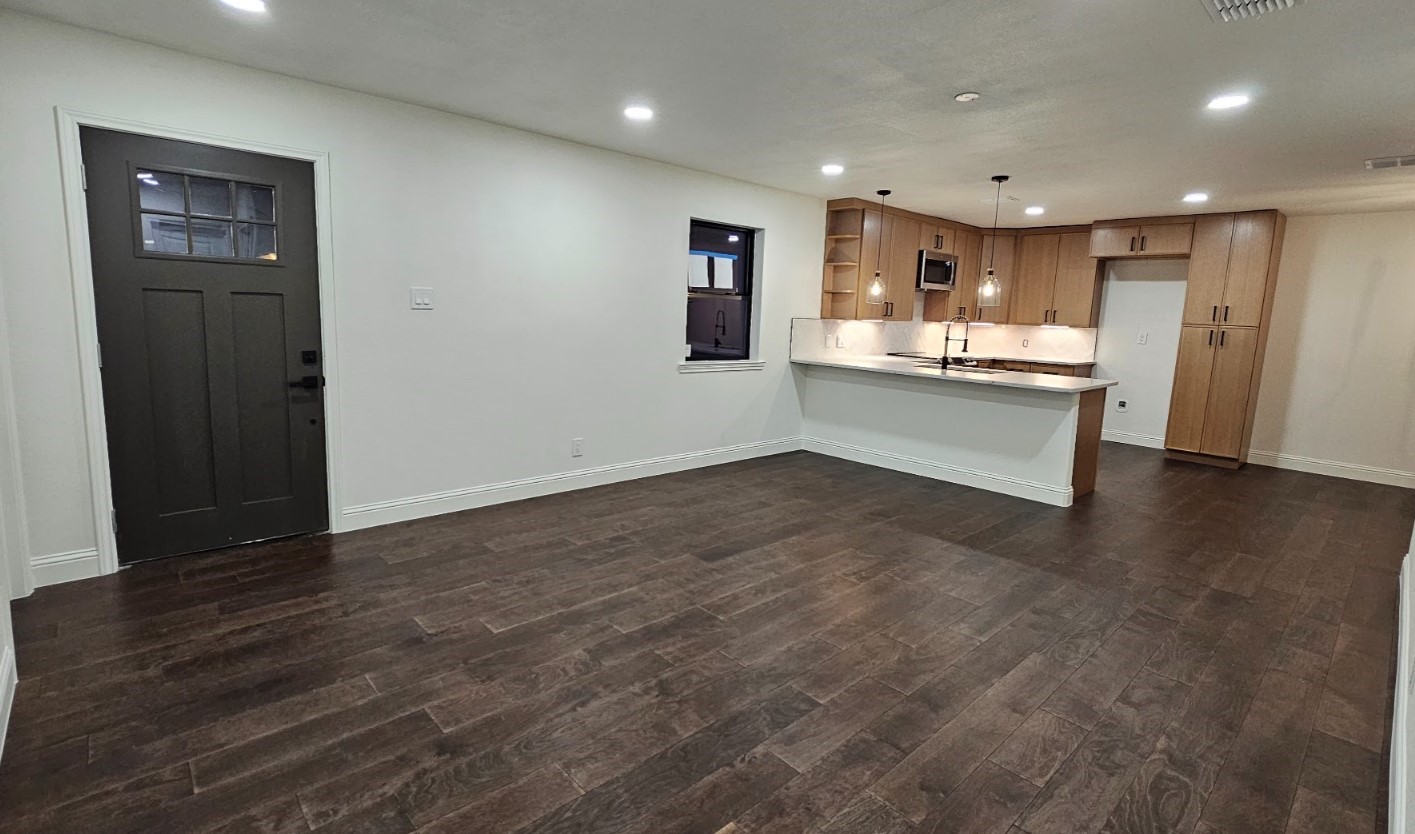Property photo 04 of 1001 E Star Street, Gainesville, TX 76240 | MLS #21123384