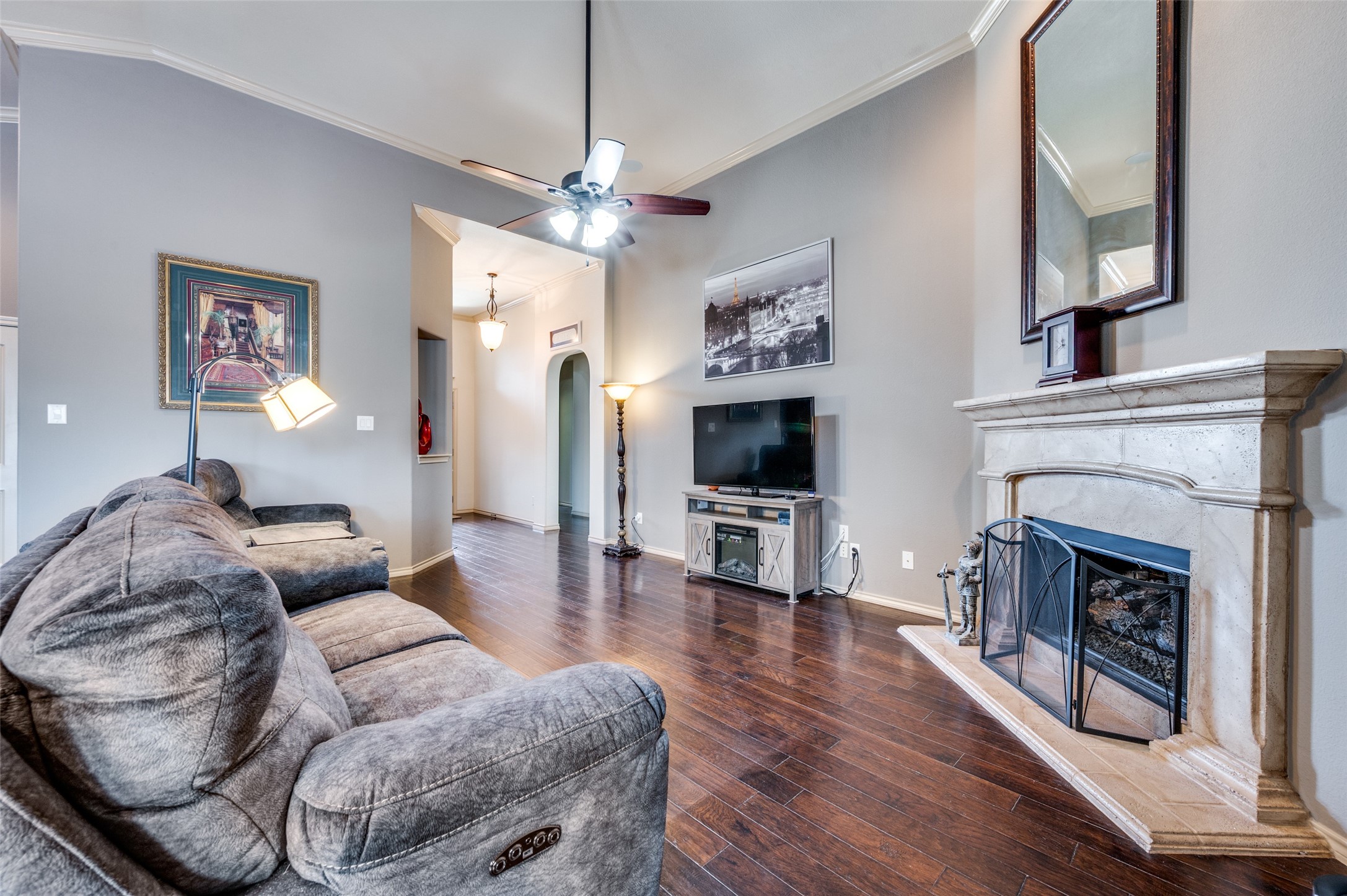 Property photo 02 of 5813 Longmont Drive, Denton, TX 76208 | MLS #21123606