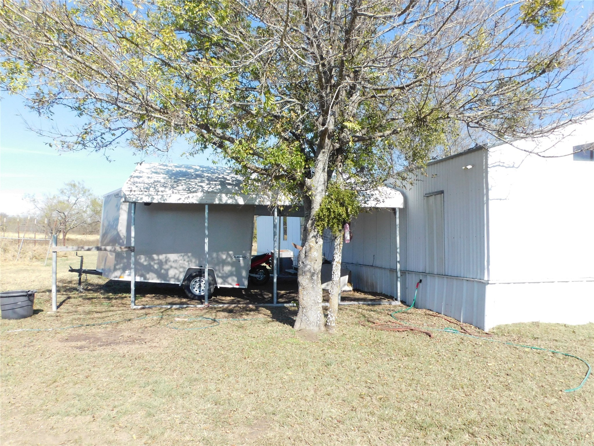 Property photo 04 of 233 Hcr 3315, Hubbard, TX 76648 | MLS #21125088