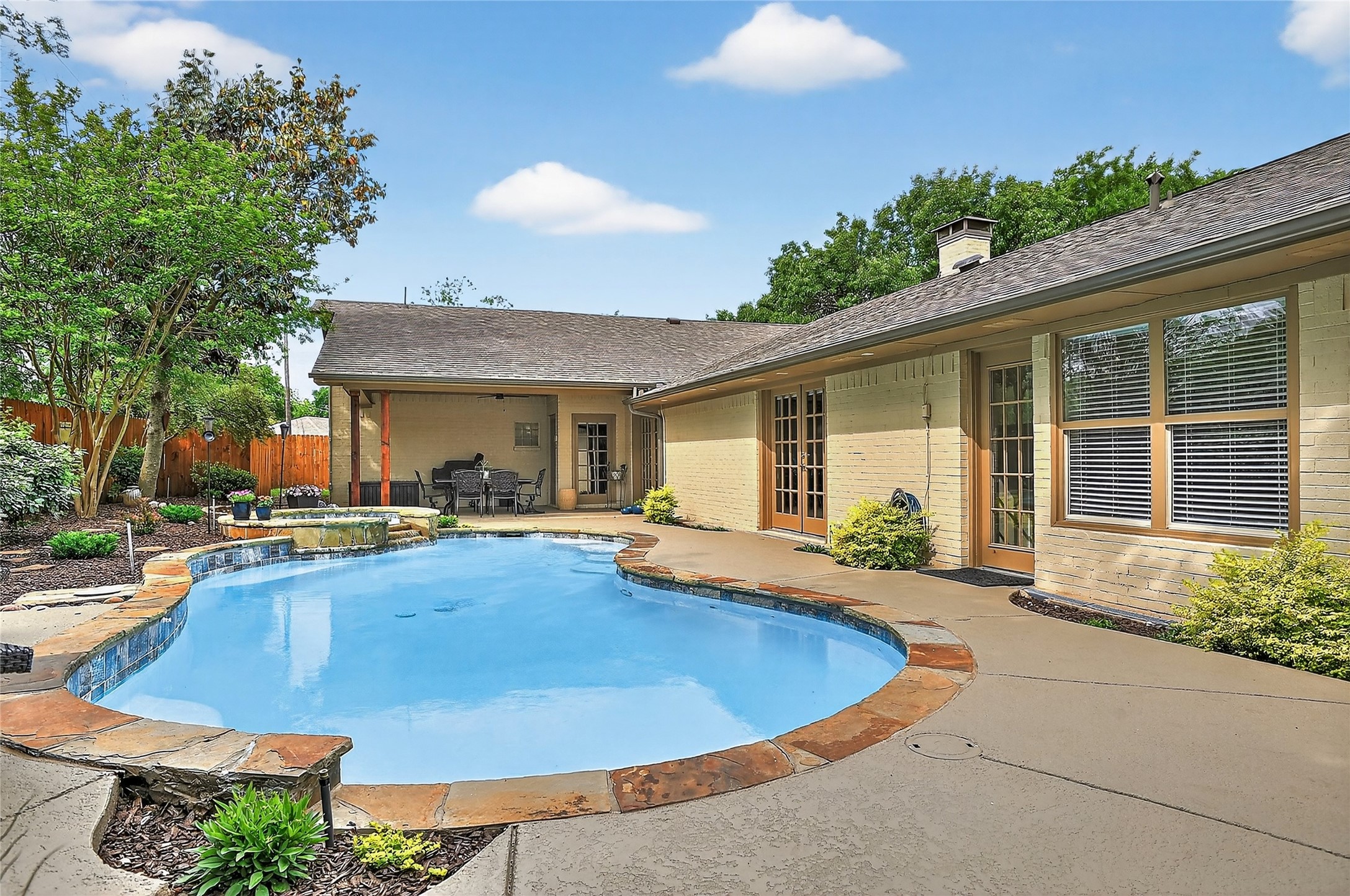 2215 Oak Creek Drive, Sherman, TX, 75092