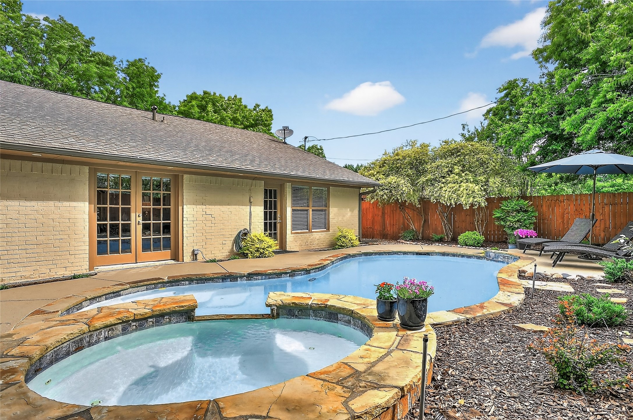 2215 Oak Creek Drive, Sherman, TX, 75092