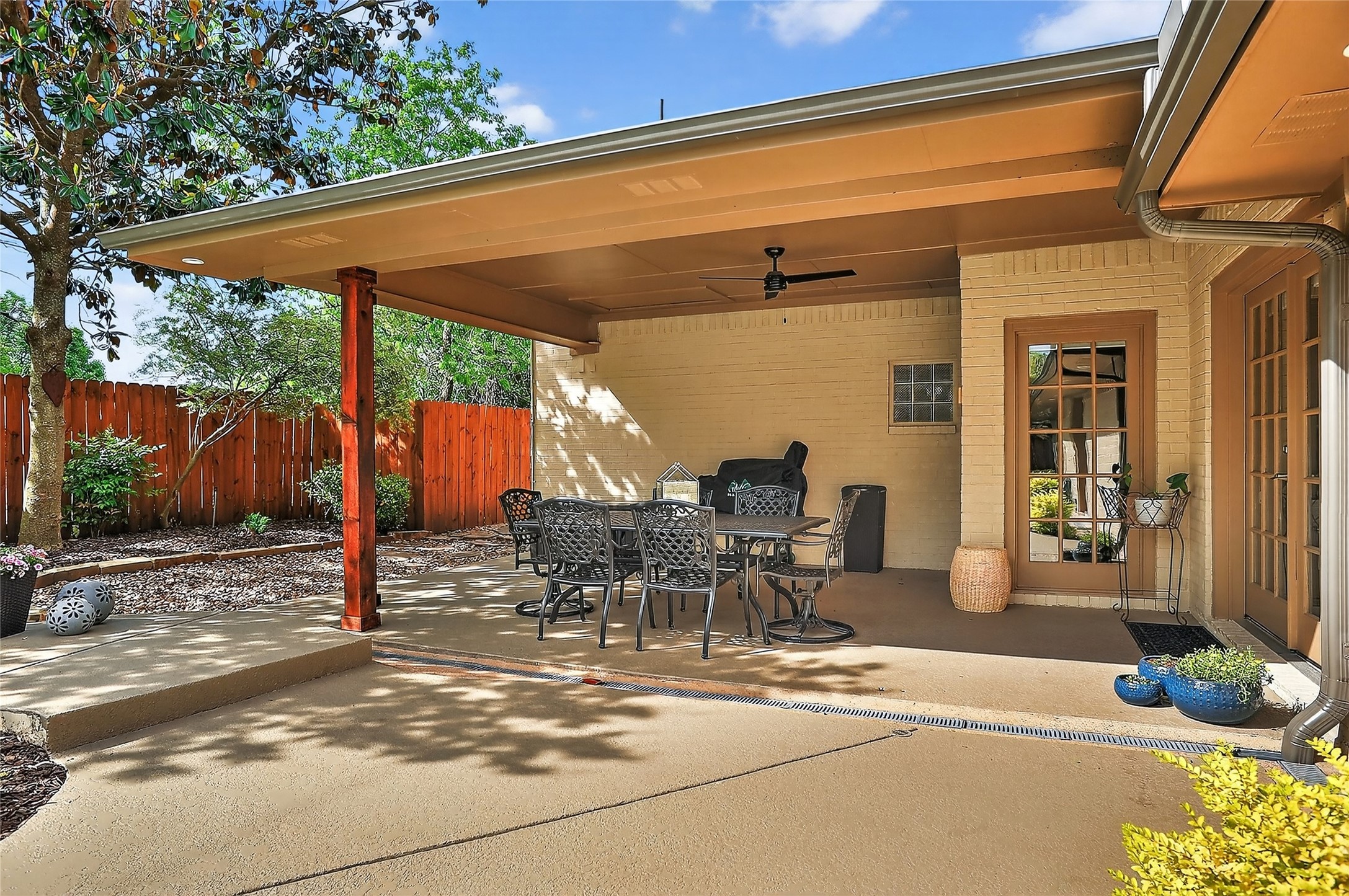 2215 Oak Creek Drive, Sherman, TX, 75092