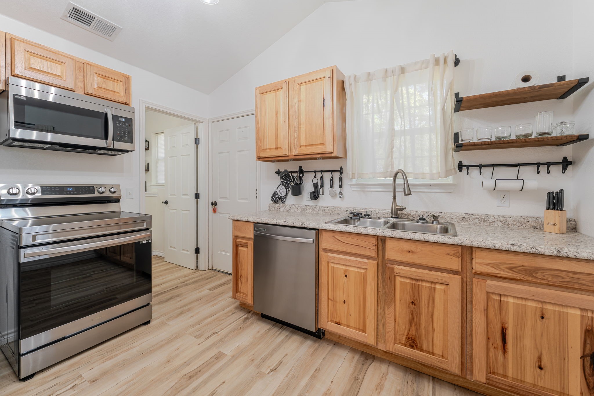 2417 Elk Trail, Granbury, TX, 76048