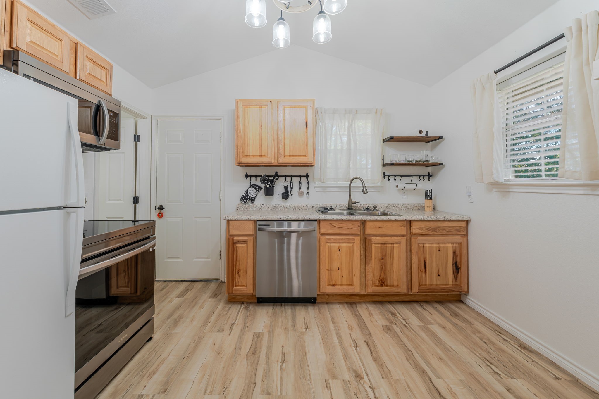 2417 Elk Trail, Granbury, TX, 76048