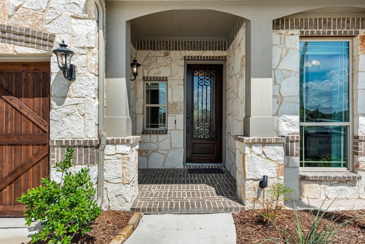 Property photo 02 of 3113 Coral Ridge Court, Mesquite, TX 75181 | MLS #21126032