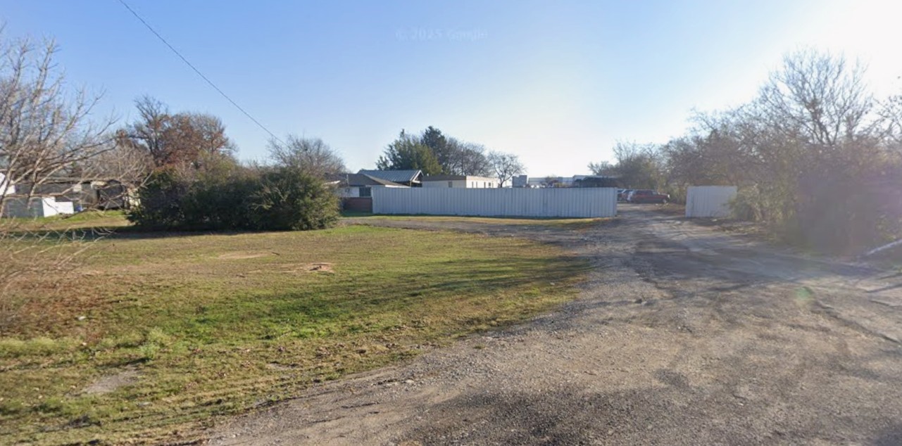 Property photo 02 of 3624 S Ledbetter Drive, Dallas, TX 75236 | MLS #21127225