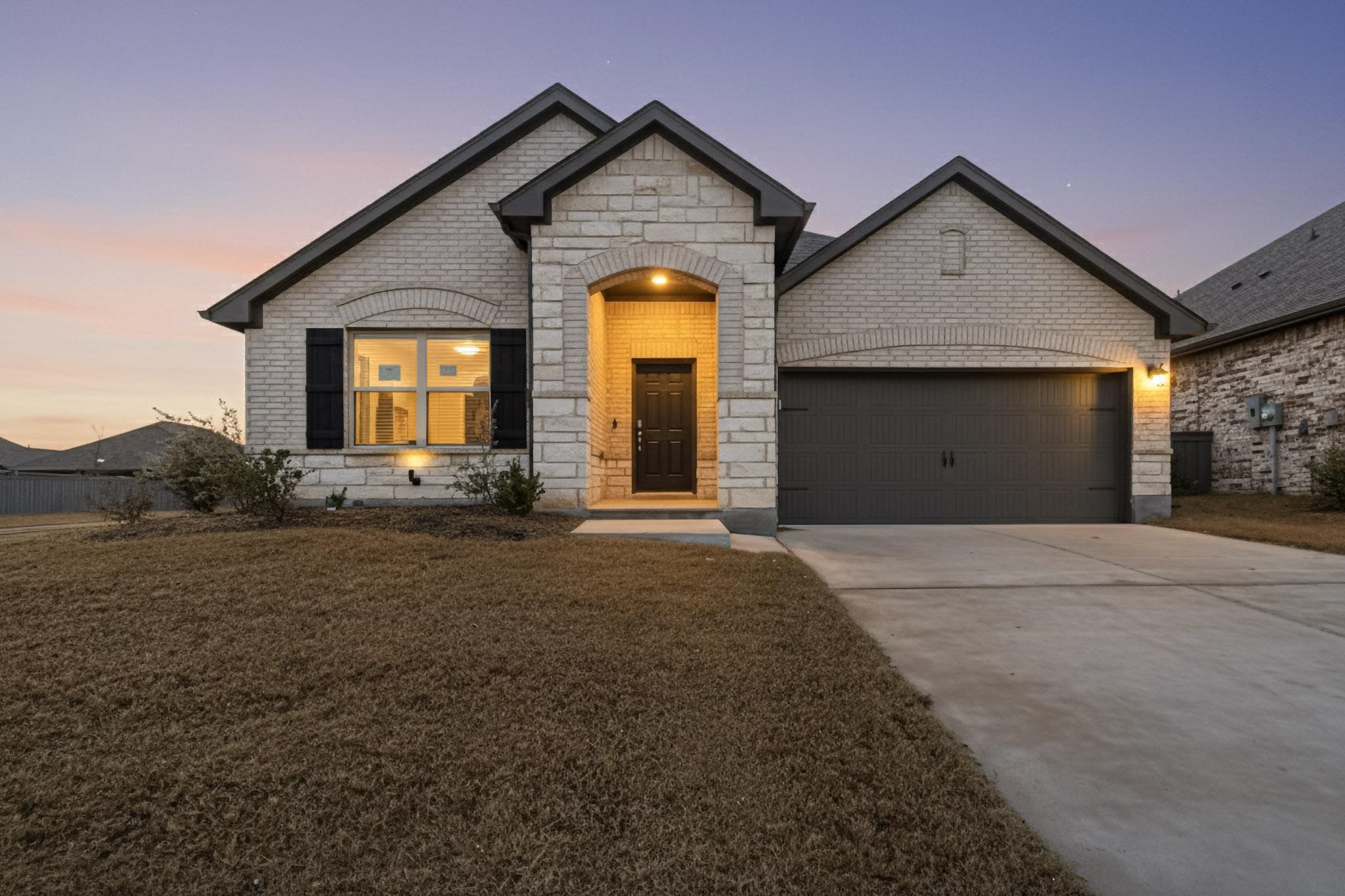 Property photo 01 of 7346 Red Twig Trail, Venus, TX 76084 | MLS #21127577