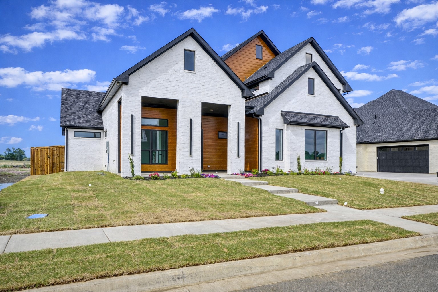 Property photo 03 of 2008 Nichole Boulevard, Pottsboro, TX 75076 | MLS #21128015