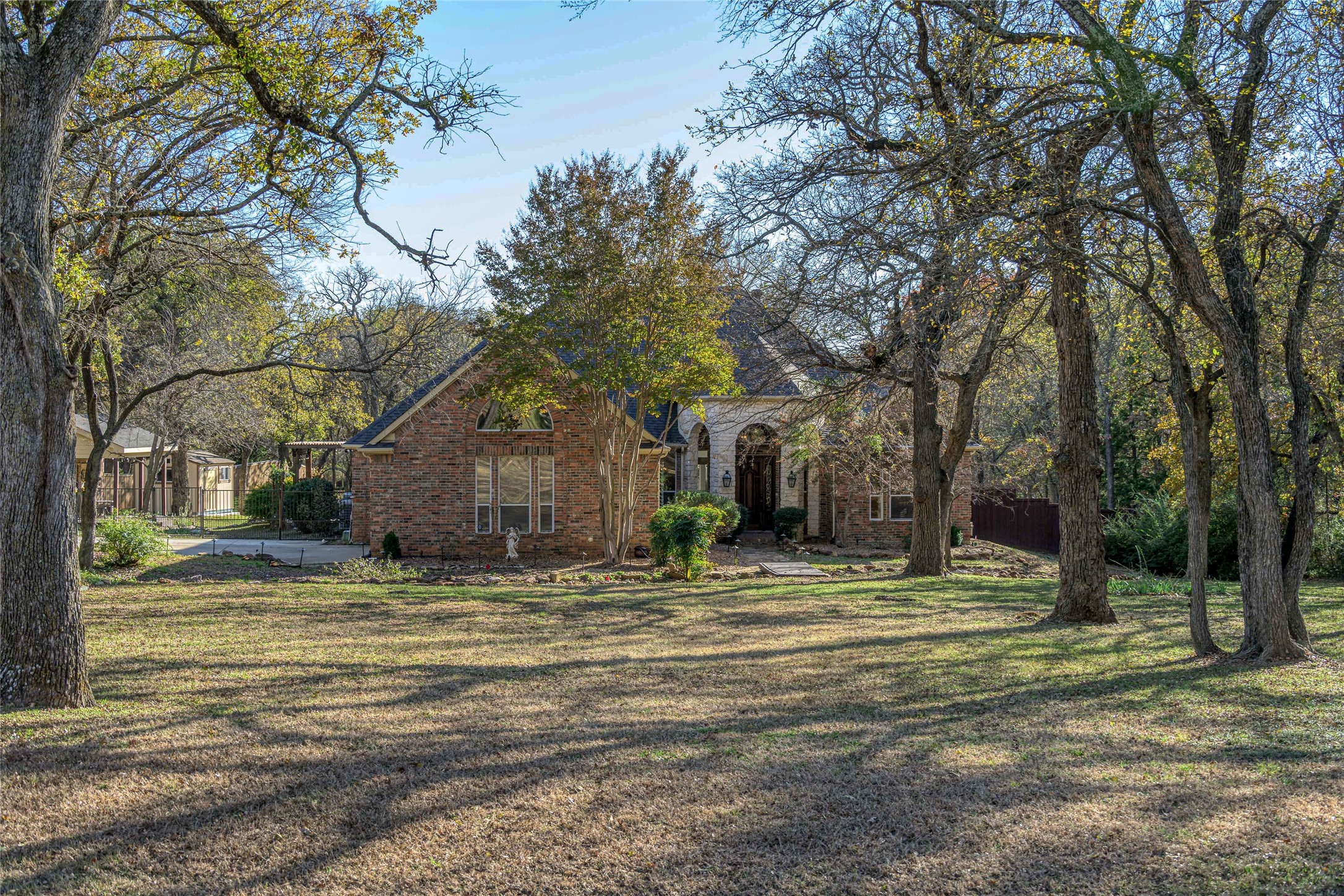 1071 E Oak Shores Drive, Cross Roads, TX, 76227