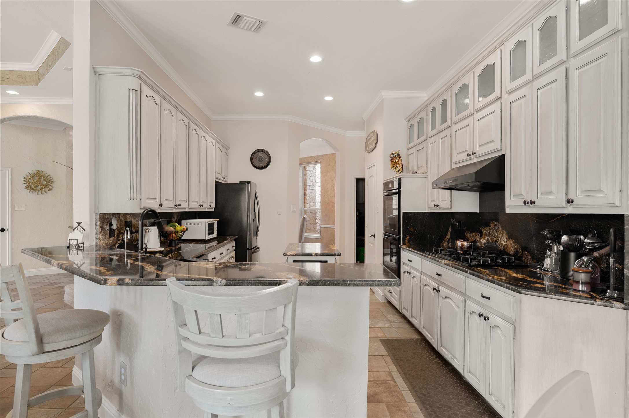 1071 E Oak Shores Drive, Cross Roads, TX, 76227