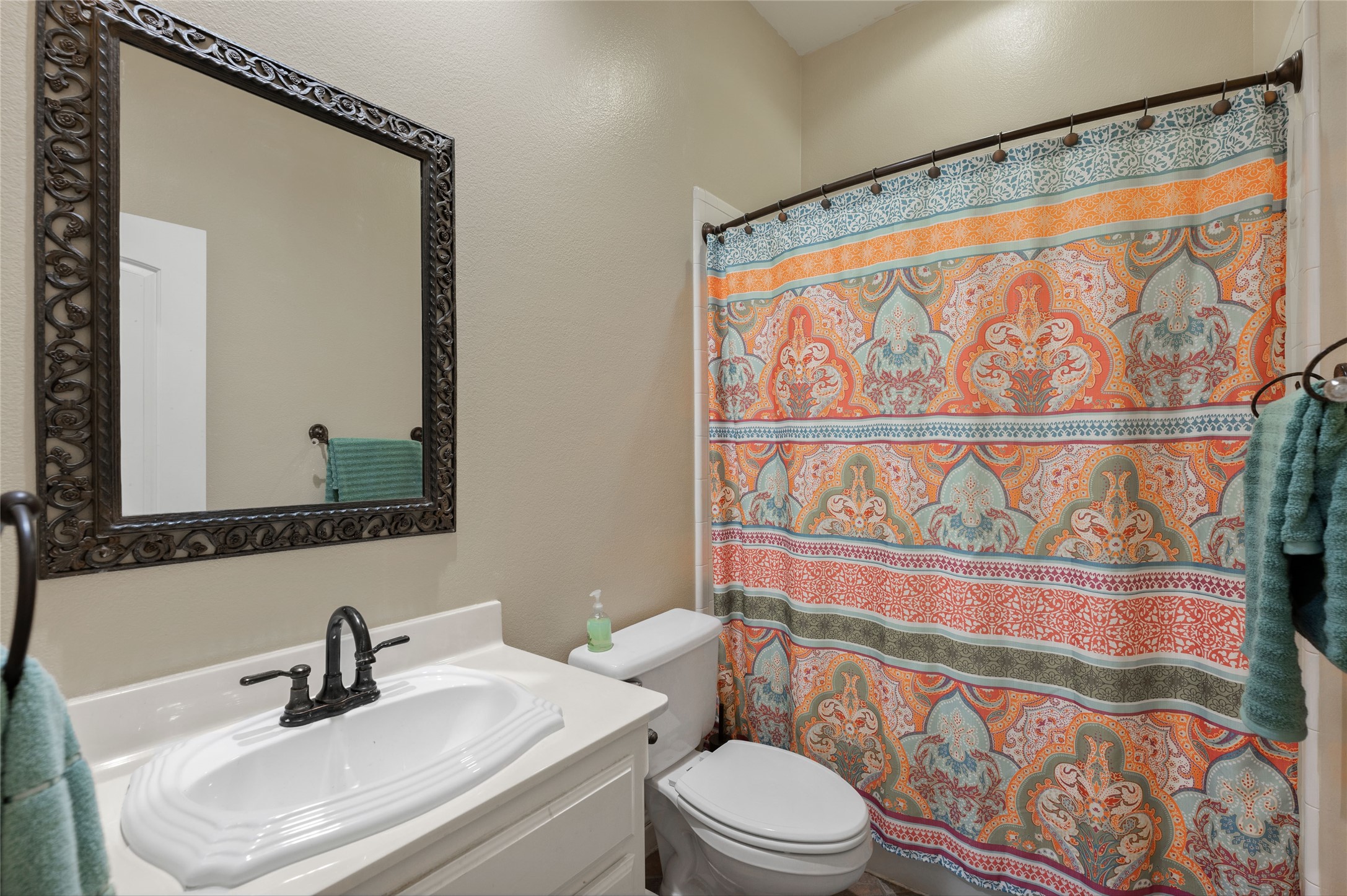 1071 E Oak Shores Drive, Cross Roads, TX, 76227