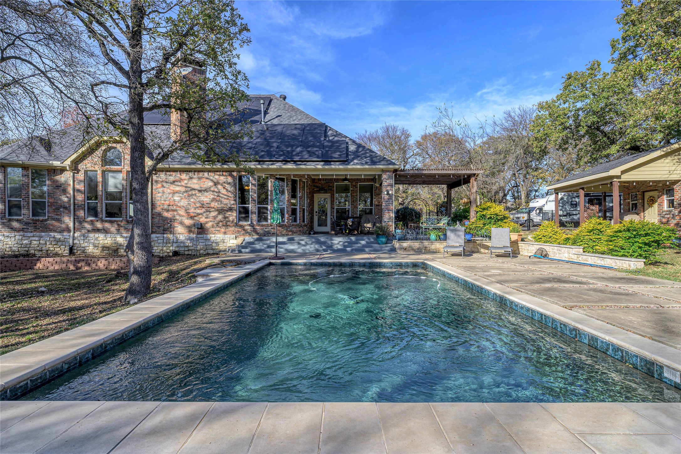 1071 E Oak Shores Drive, Cross Roads, TX, 76227
