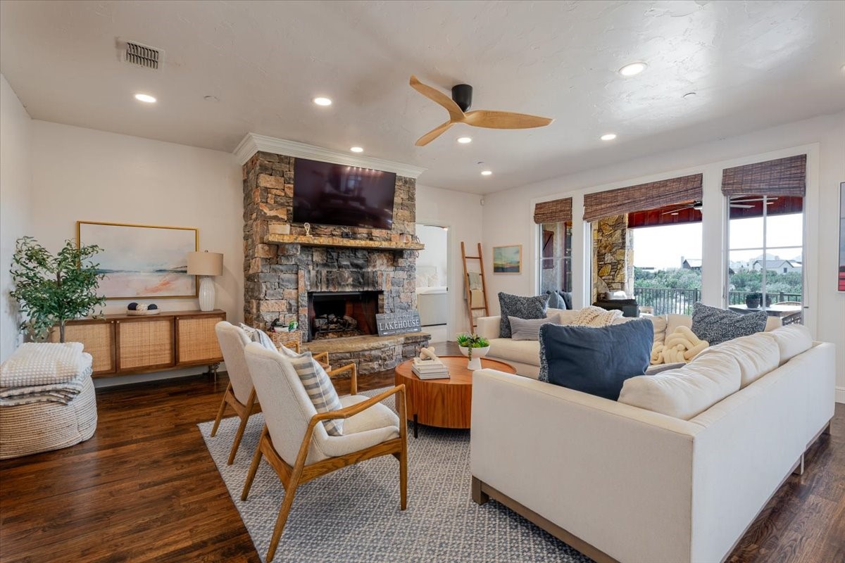 Property photo 01 of 1653 Scenic Drive UNIT 102, Graford, TX 76449 | MLS #21130525
