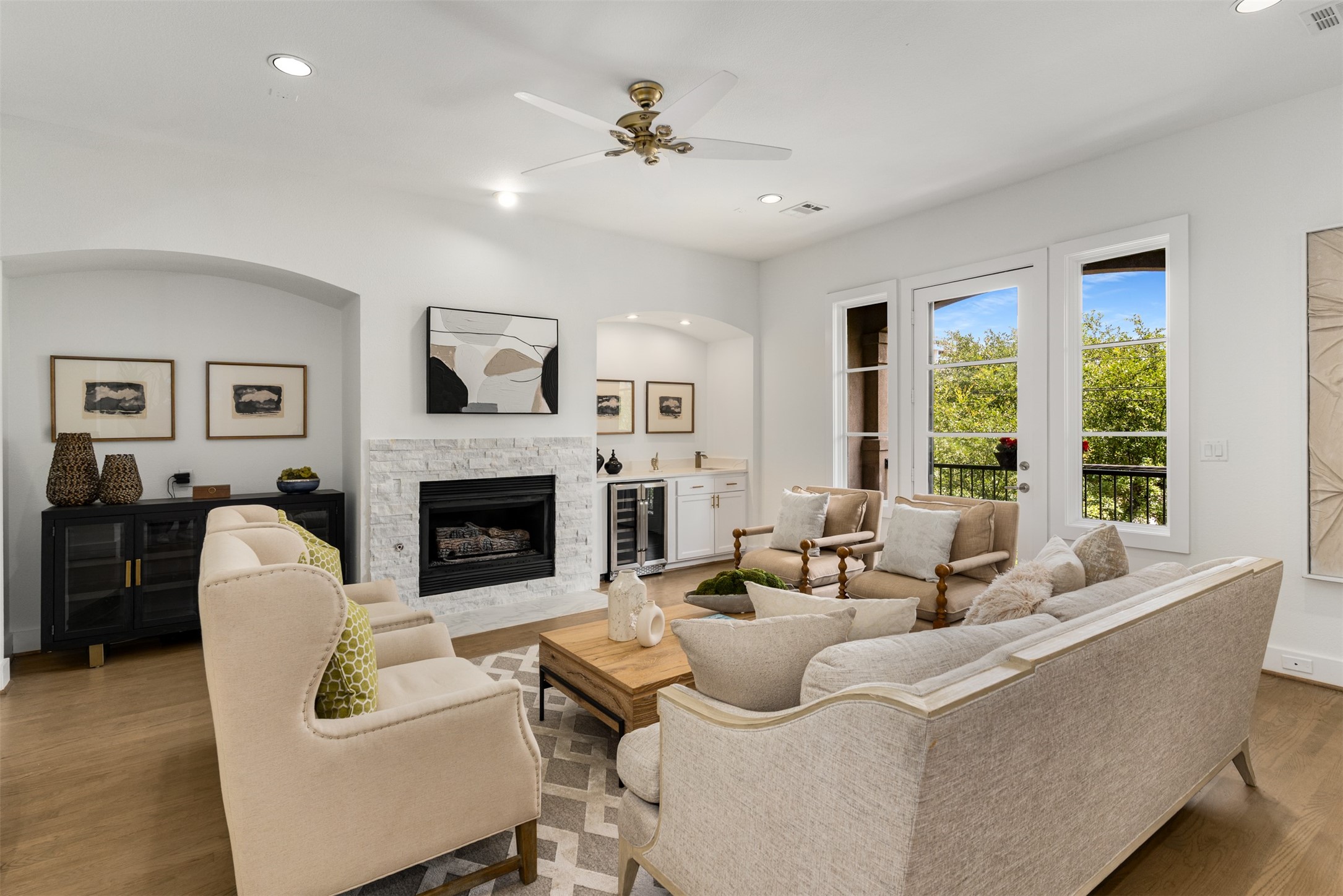 Property photo 01 of 3633 Oak Lawn Avenue, Dallas, TX 75219 | MLS #21130930