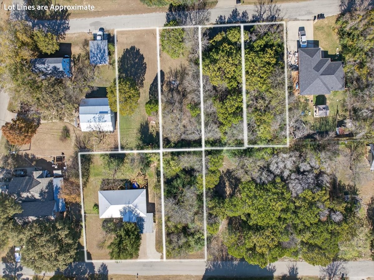 Property photo 02 of 1706 Hitching Post Road, Granbury, TX 76049 | MLS #21131002