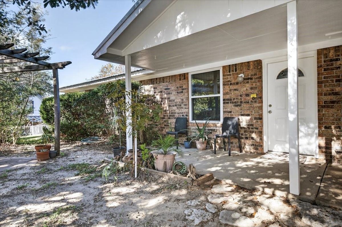 Property photo 03 of 1706 Hitching Post Road, Granbury, TX 76049 | MLS #21131002