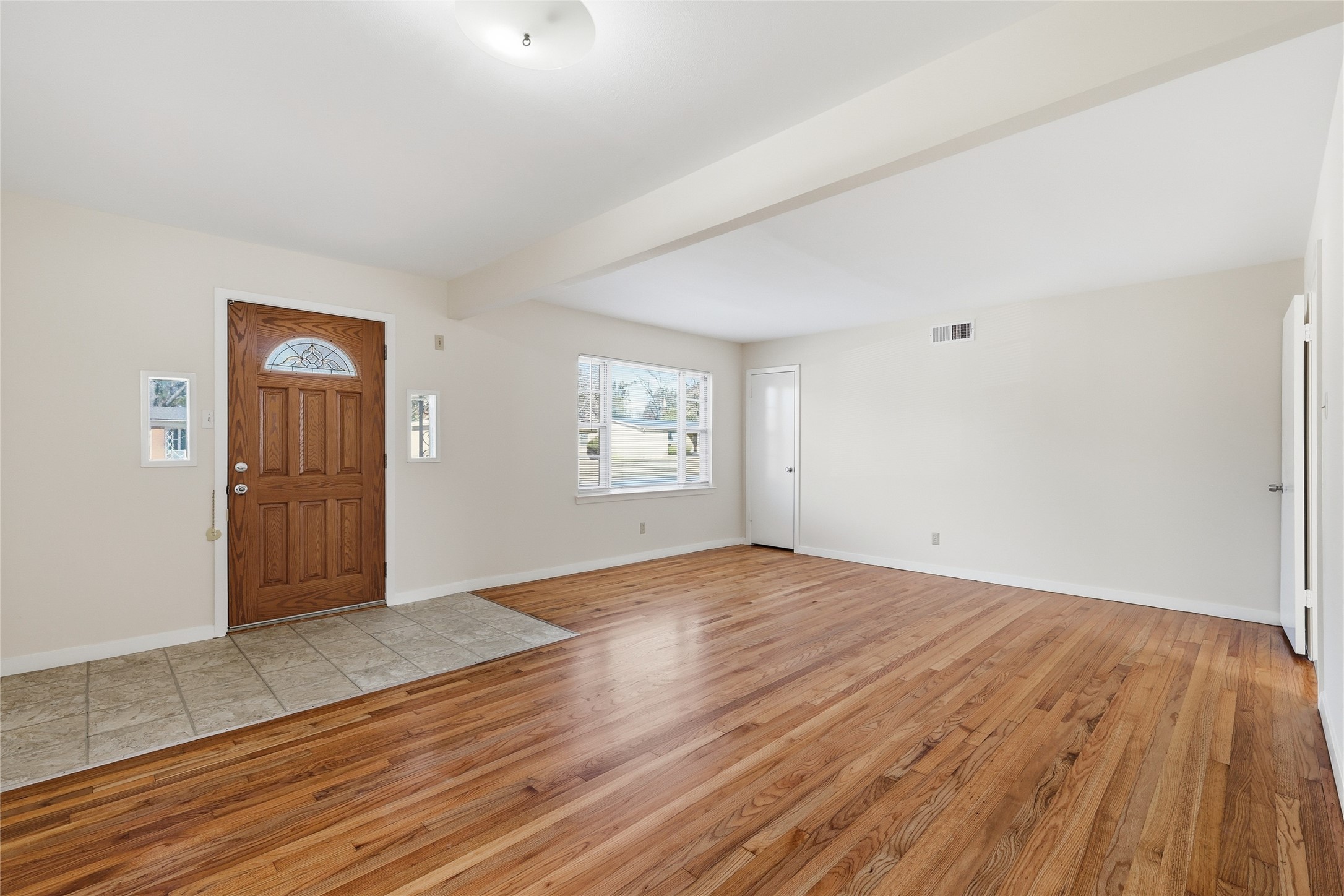 Property photo 03 of 10830 Cotillion Drive, Dallas, TX 75228 | MLS #21131096