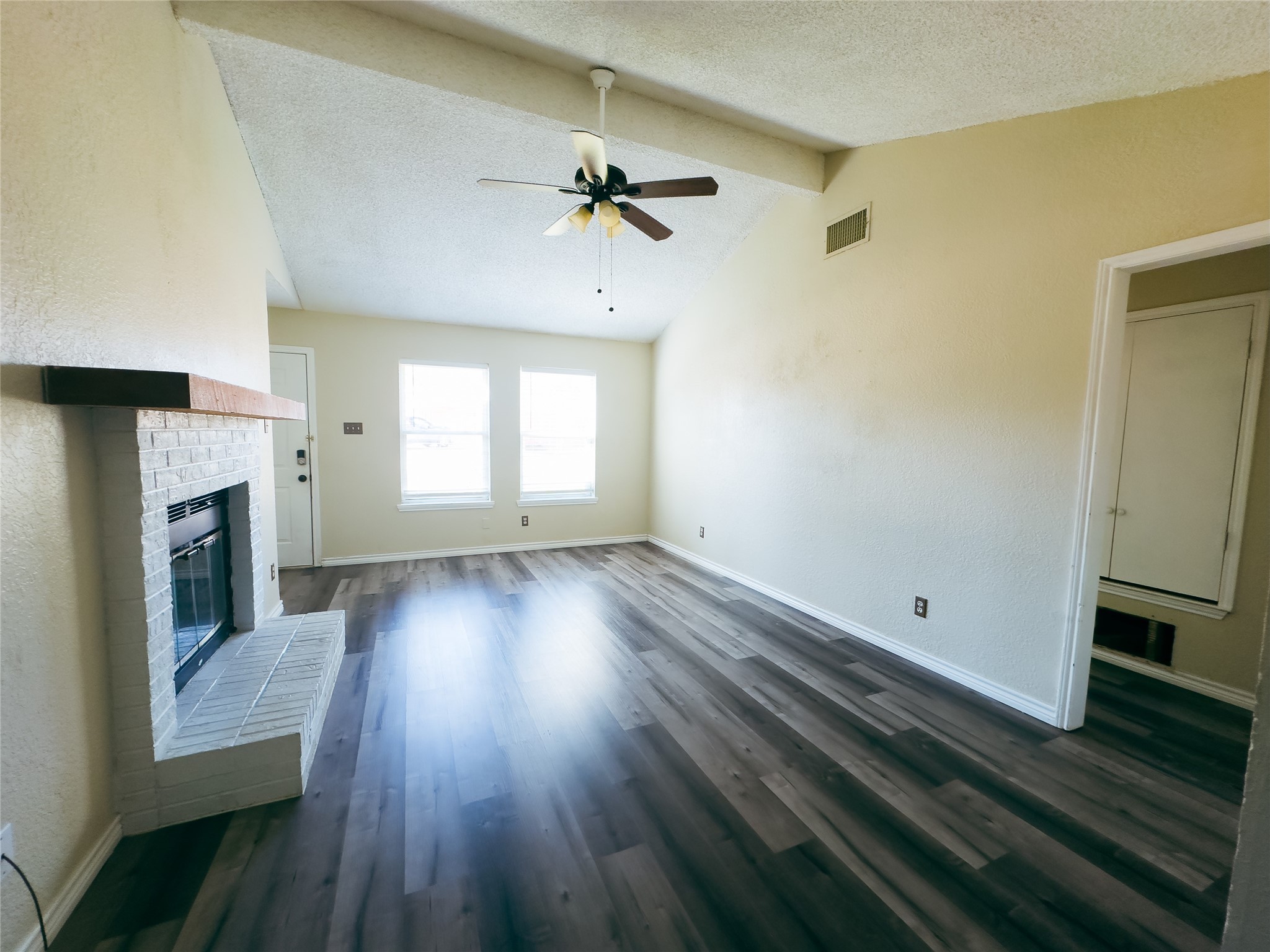 Property photo 04 of 11118 Freedom Way Fort, Worth, TX 76244 | MLS #21131795