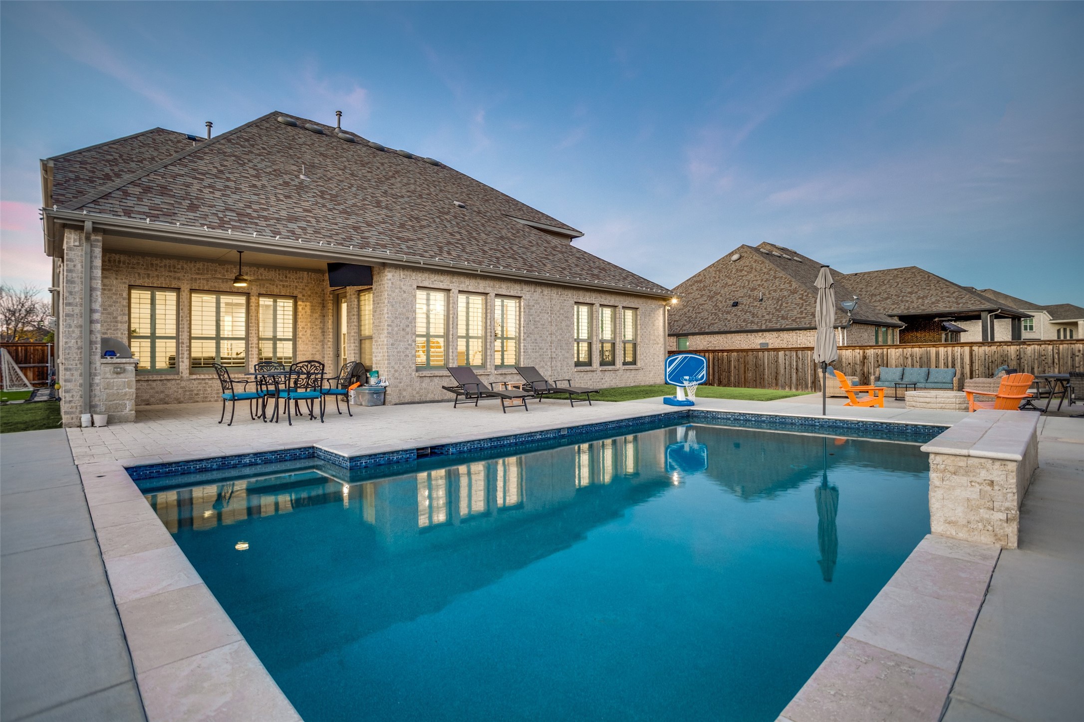 Property photo 01 of 1405 Hackney Drive, Mansfield, TX 76063 | MLS #21132379