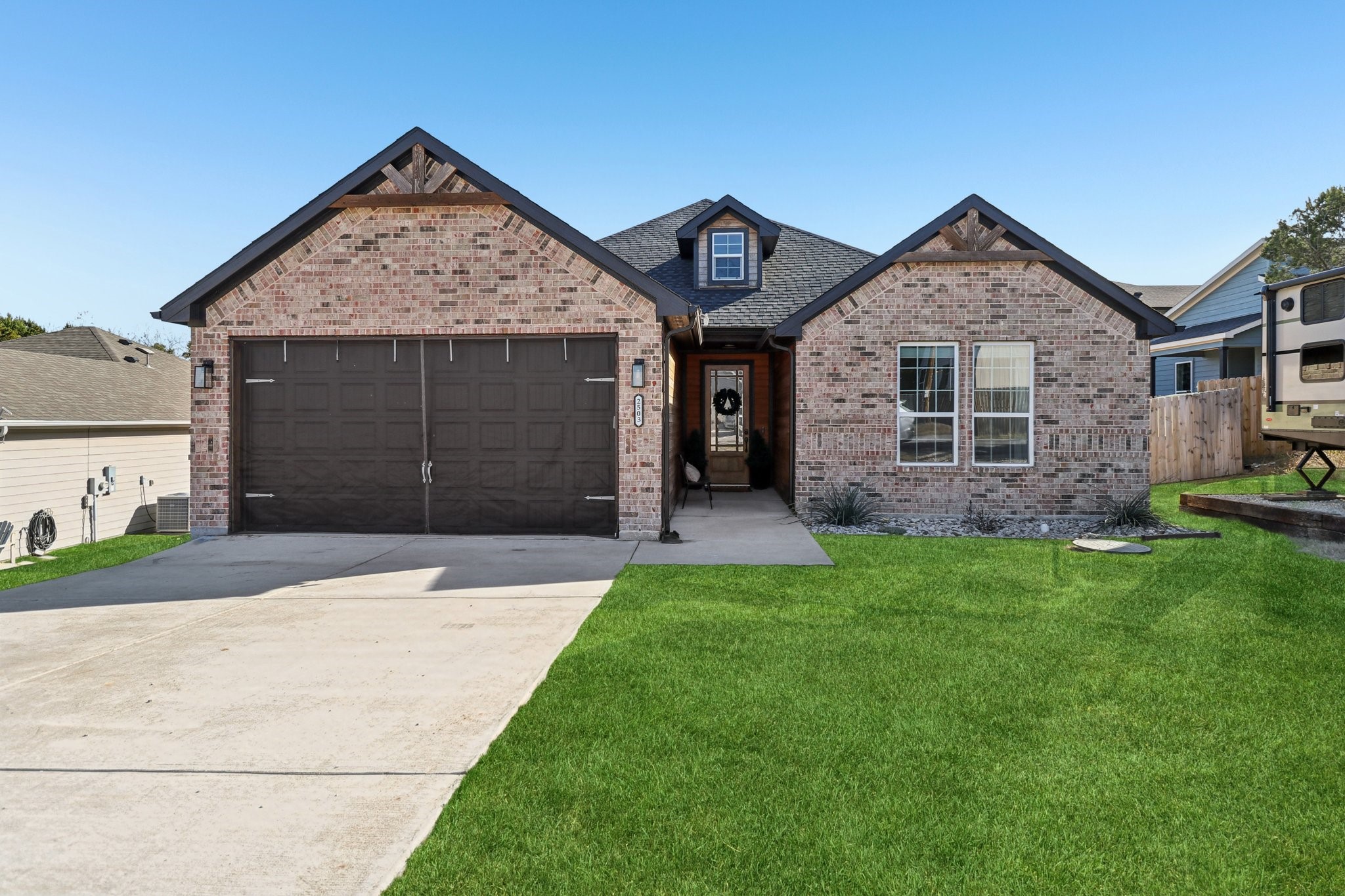 Property photo 01 of 2503 Smokerise Trail, Granbury, TX 76048 | MLS #21132574