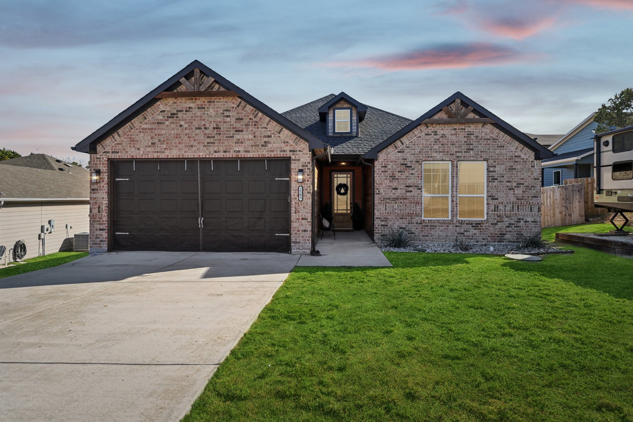 Property photo 03 of 2503 Smokerise Trail, Granbury, TX 76048 | MLS #21132574