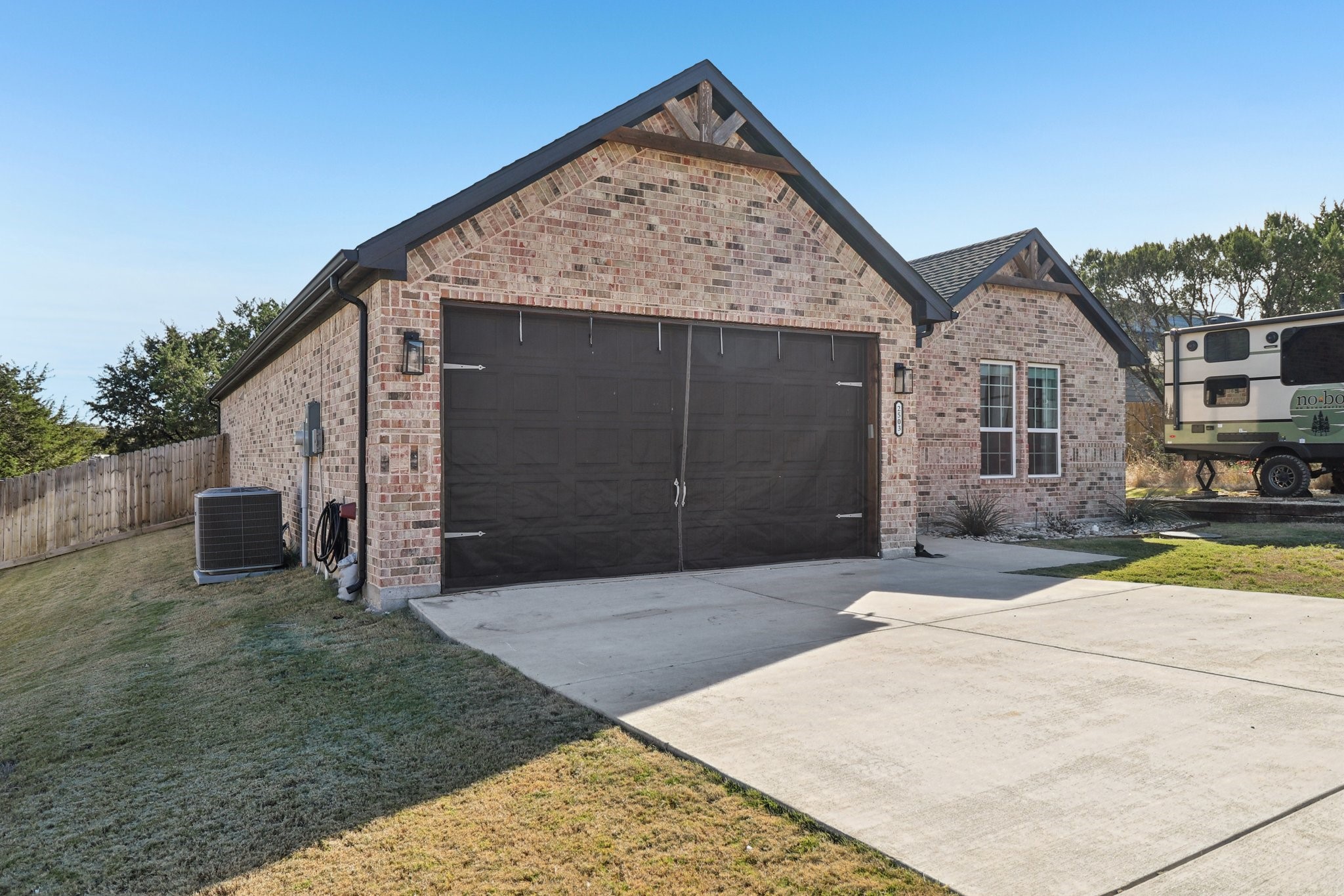 Property photo 04 of 2503 Smokerise Trail, Granbury, TX 76048 | MLS #21132574