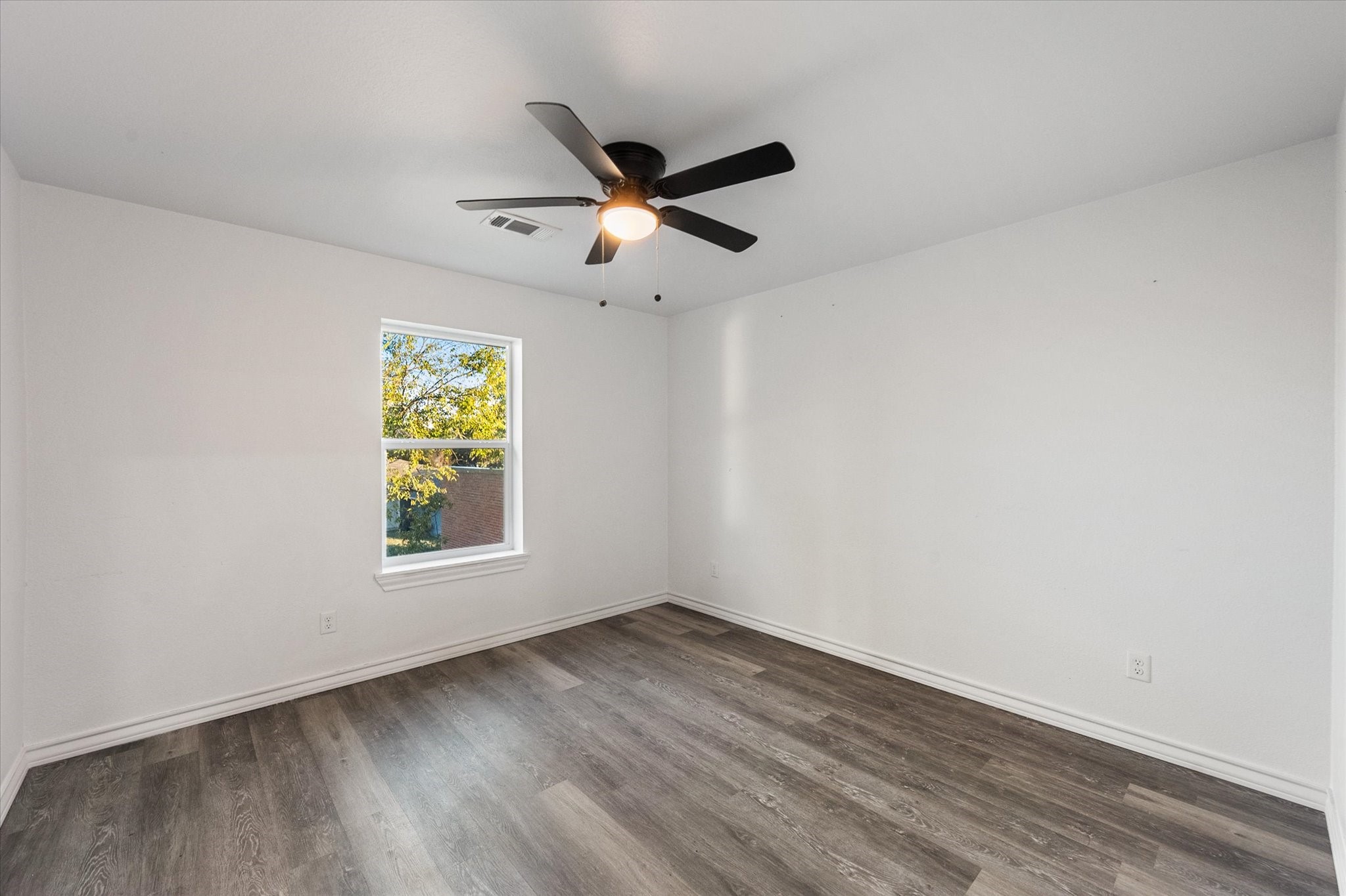 2004 W 2nd Avenue, Corsicana, TX, 75110