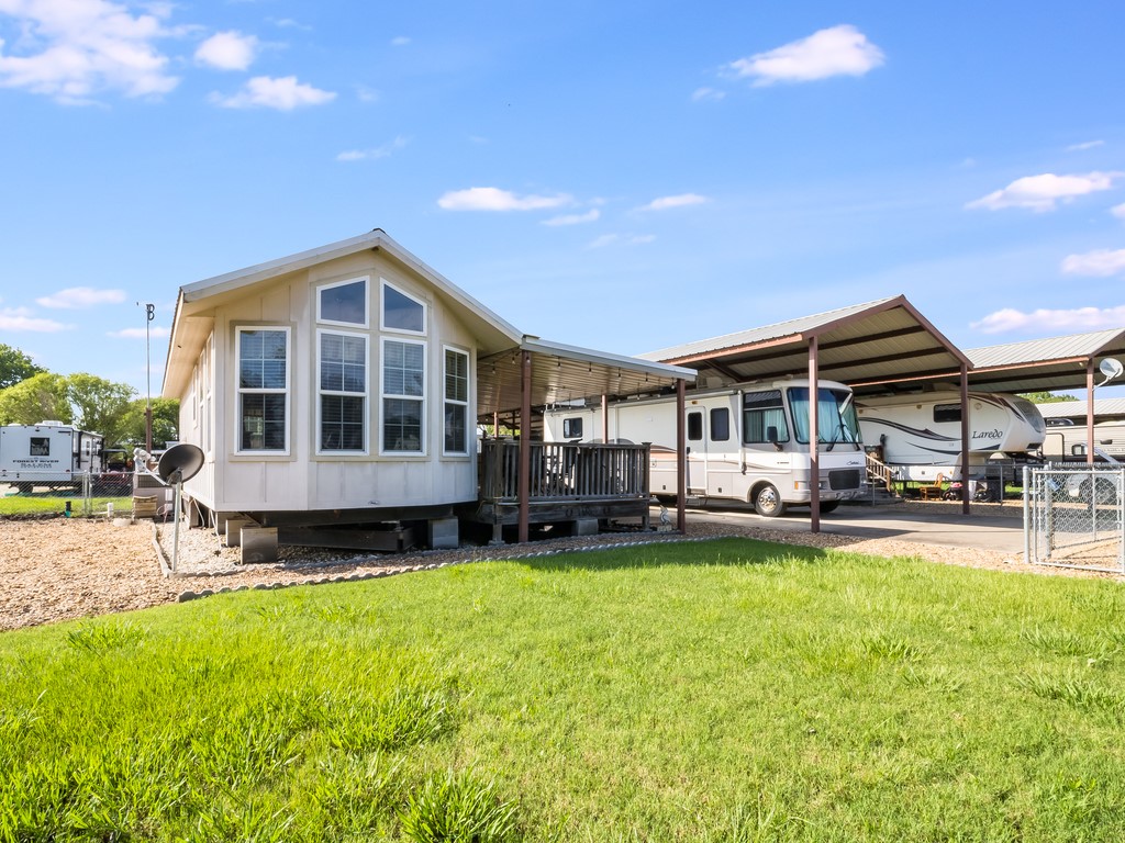 1045 Pelican Isle Drive, Kerens, TX, 75144