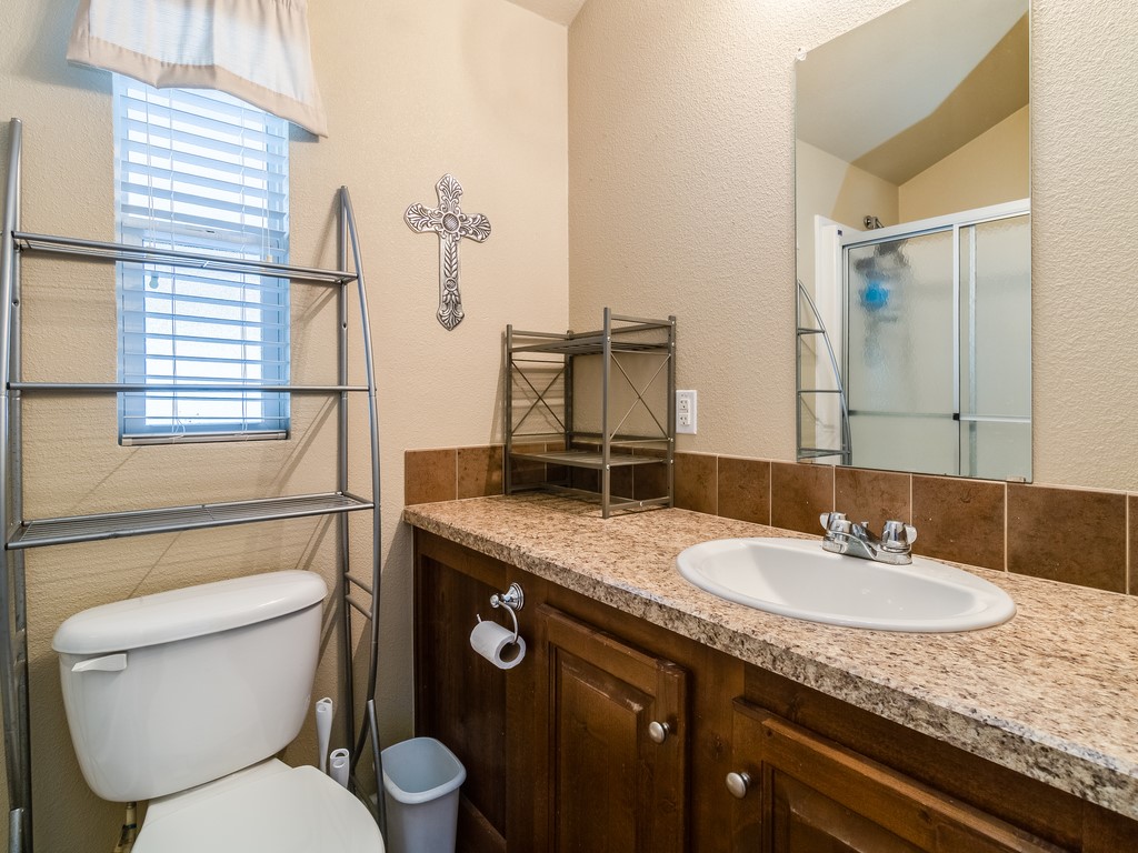 1045 Pelican Isle Drive, Kerens, TX, 75144