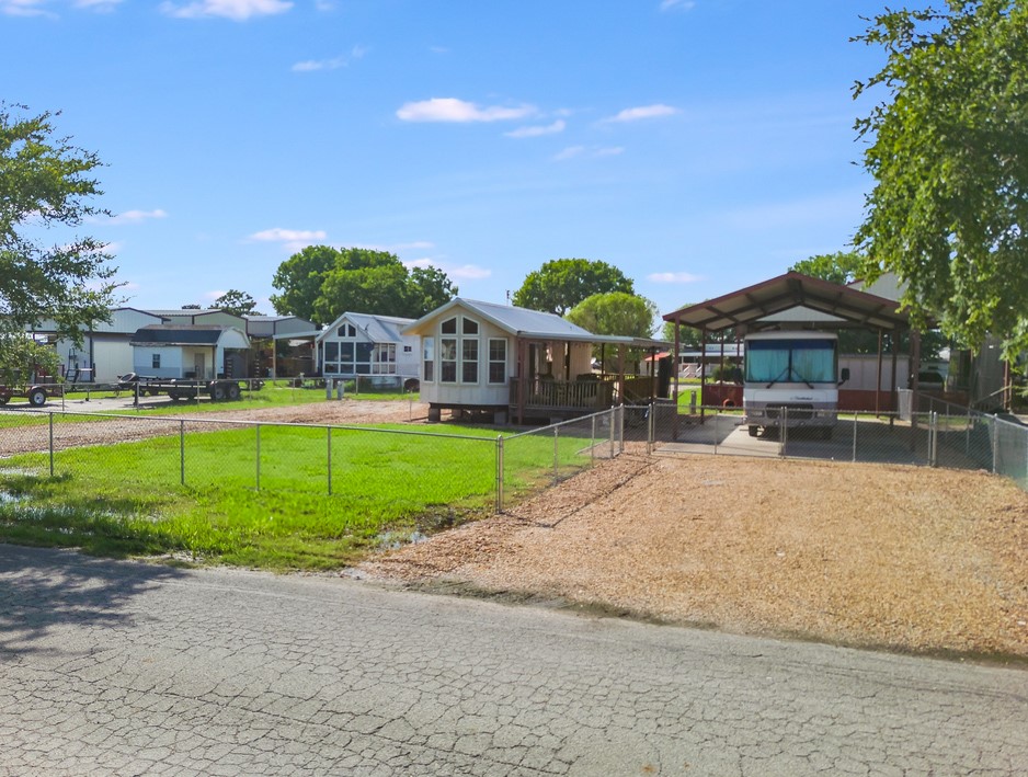 1045 Pelican Isle Drive, Kerens, TX, 75144