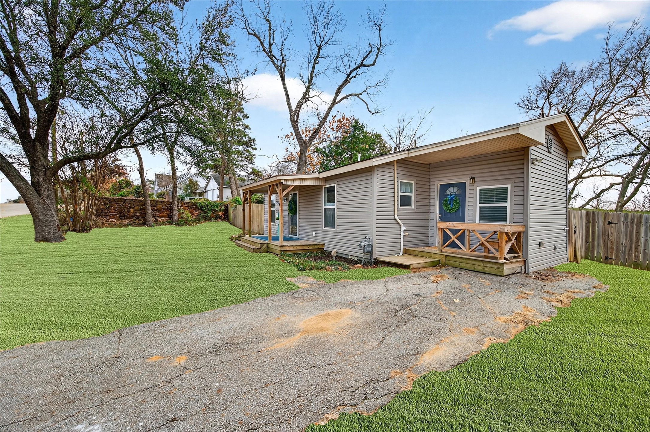 Property photo 04 of 1710 W Crawford Street, Denison, TX 75020 | MLS #21133835