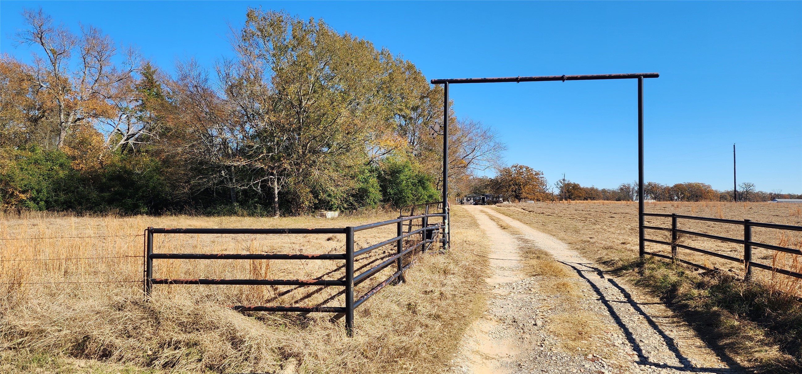 Property photo 03 of 9960 County Road 2813, Eustace, TX 75124 | MLS #21134826