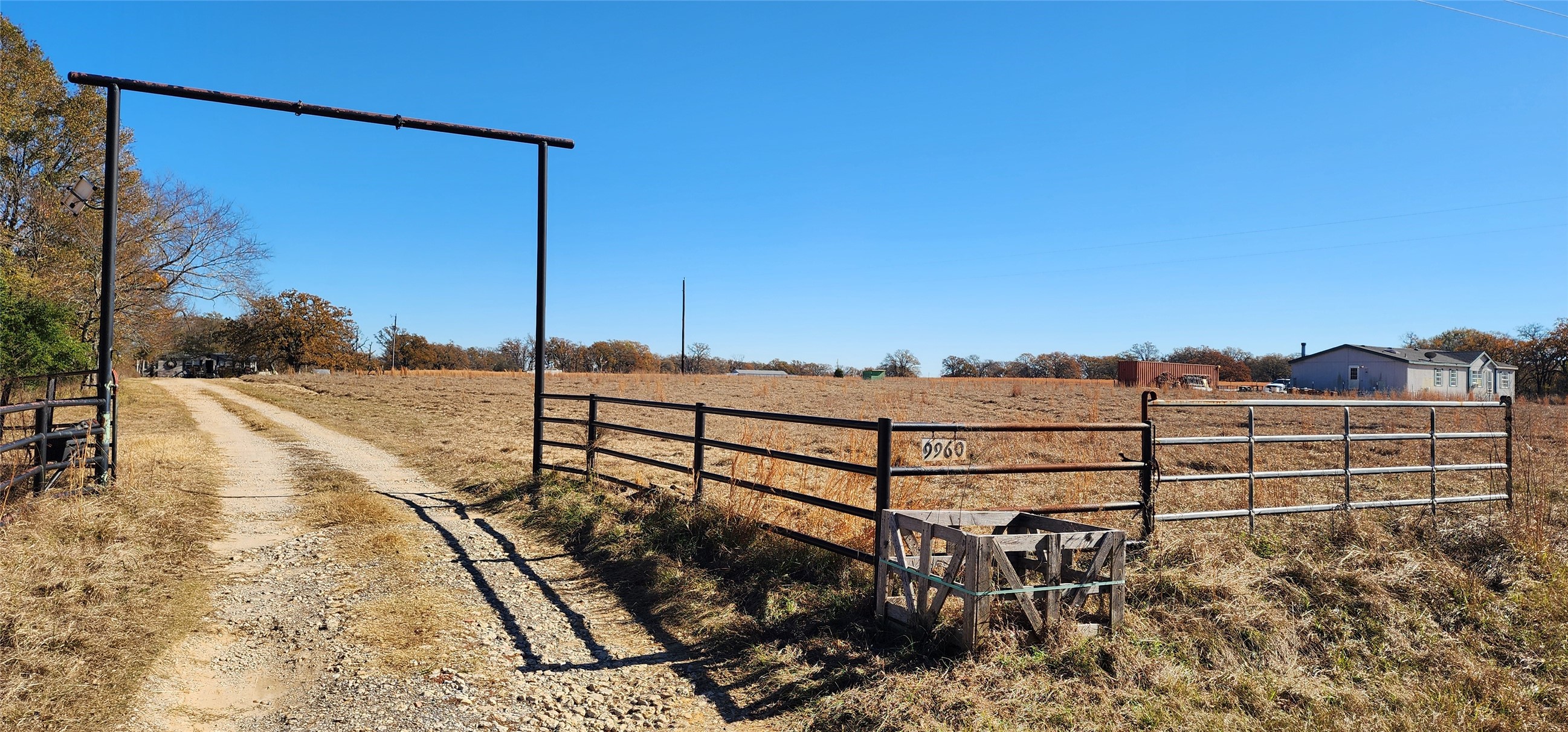 Property photo 04 of 9960 County Road 2813, Eustace, TX 75124 | MLS #21134826