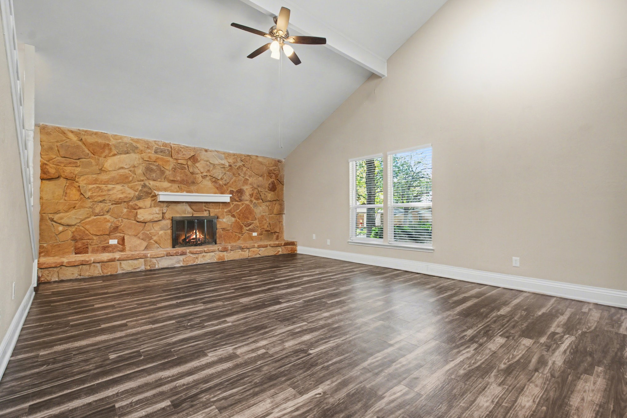 Property photo 02 of 4907 Sagebrush Court, Arlington, TX 76017 | MLS #21134936