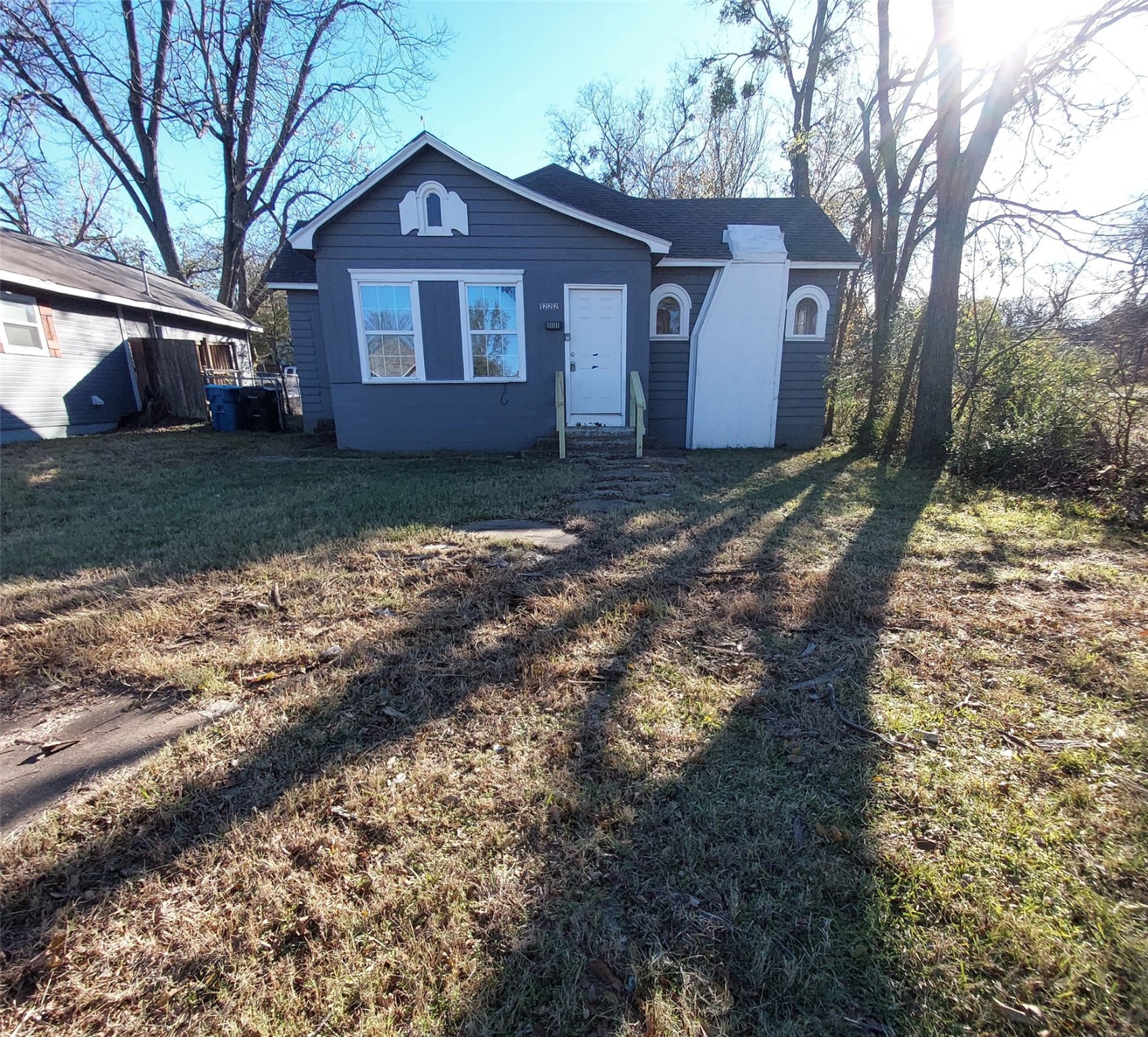 Property photo 02 of 1222 W Morton Street, Denison, TX 75020 | MLS #21135164