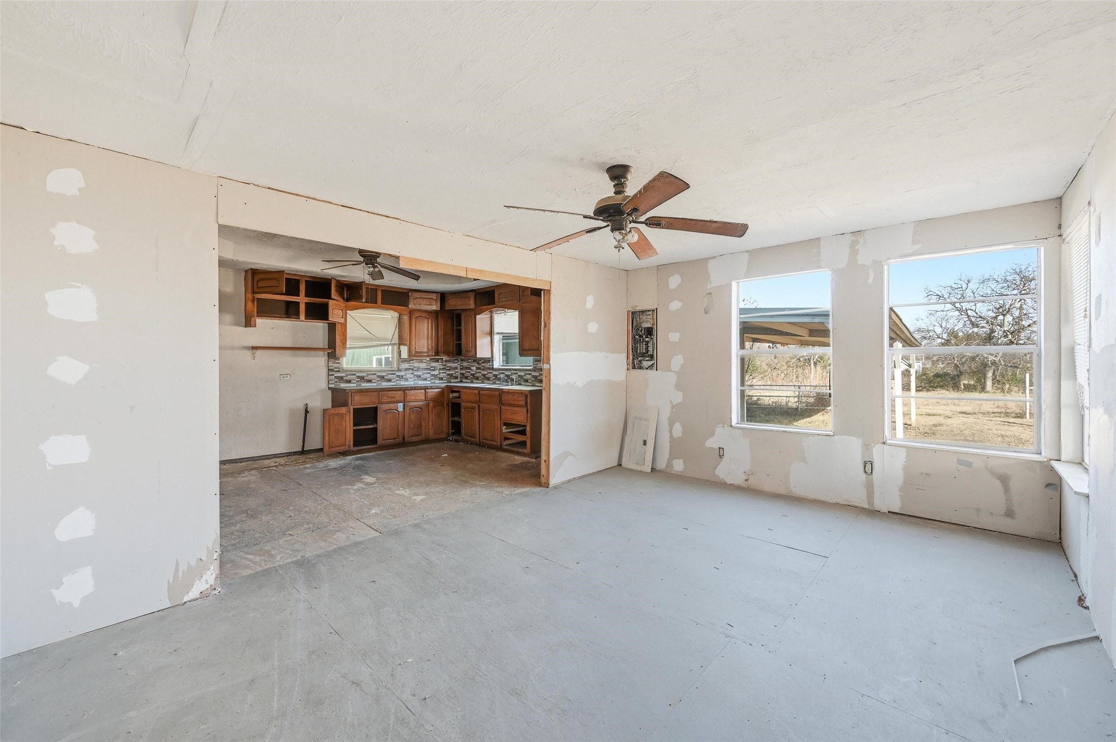 604 S Spears Street, Alvarado, TX, 76009