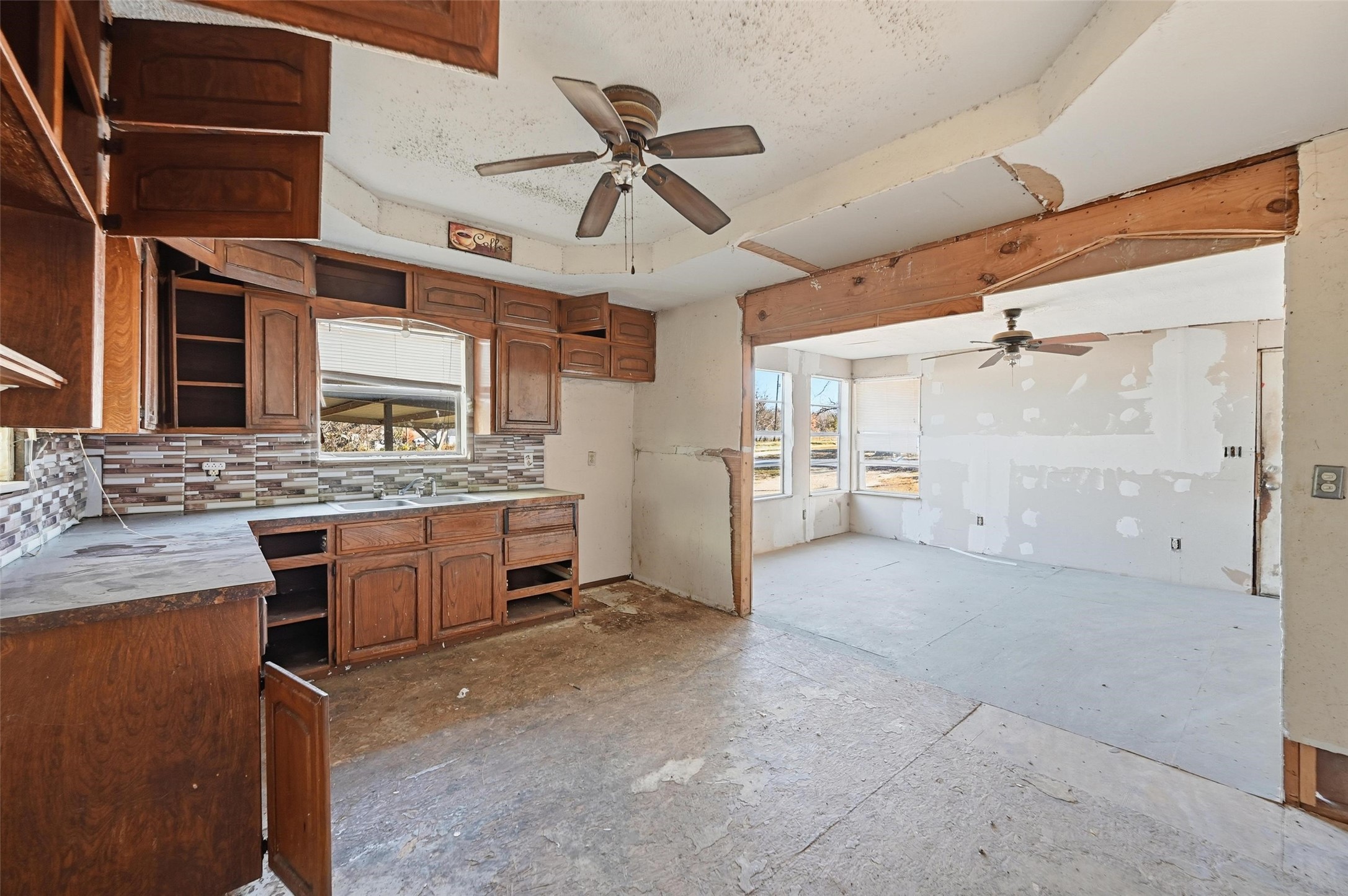 604 S Spears Street, Alvarado, TX, 76009